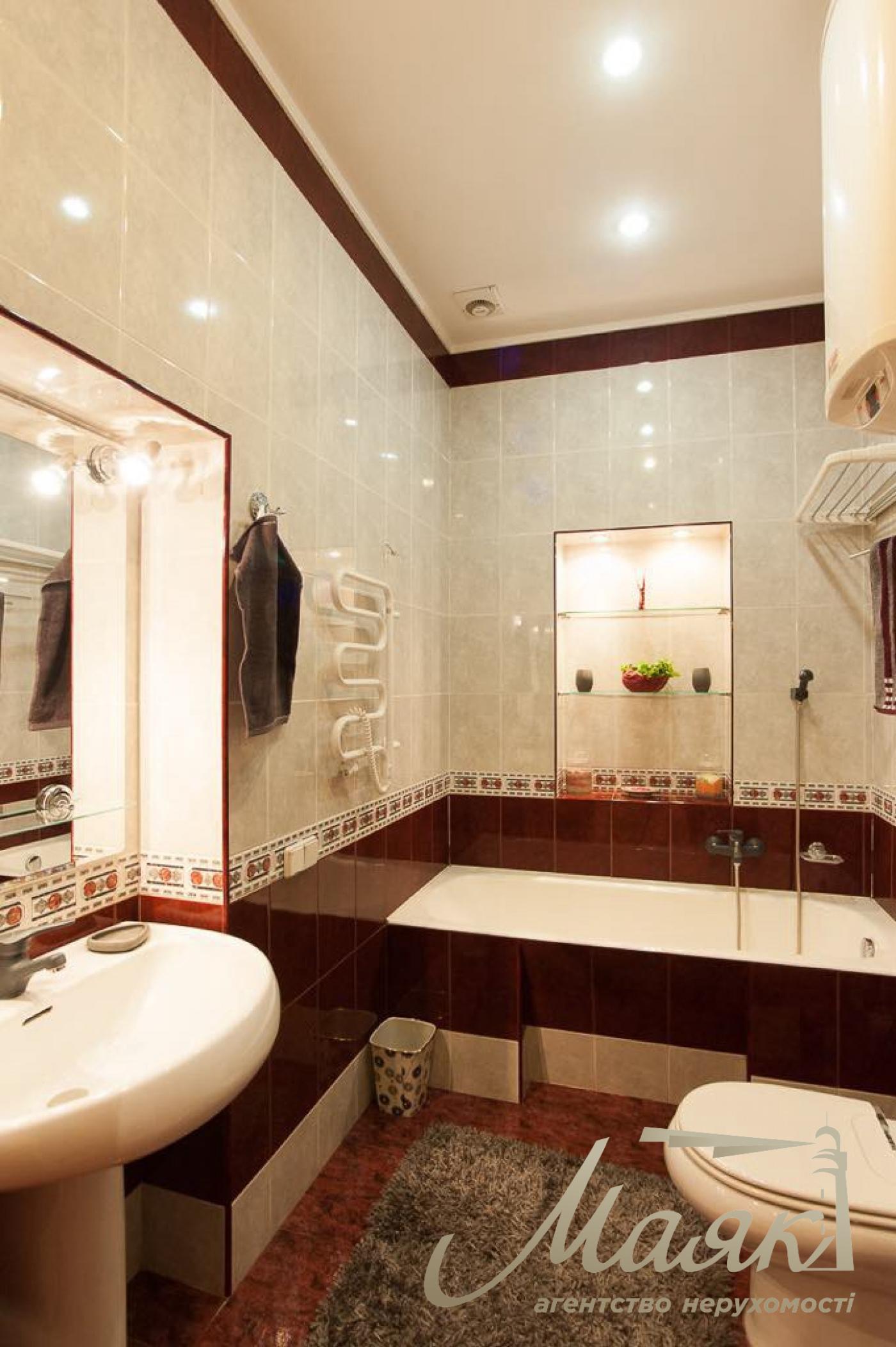 Аренда 2к. квартиры пл. 'Гетьмана Скоропадского, 17А