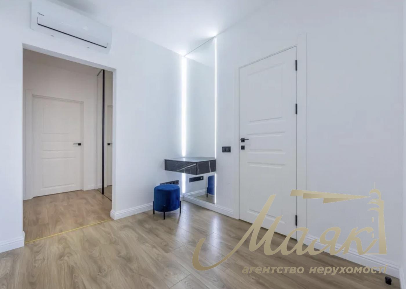 Продаж квартири 70 м² з дизайнерським ремонтом - ЖК "Новопечерська Вежа", вул. Бойчука 41Б