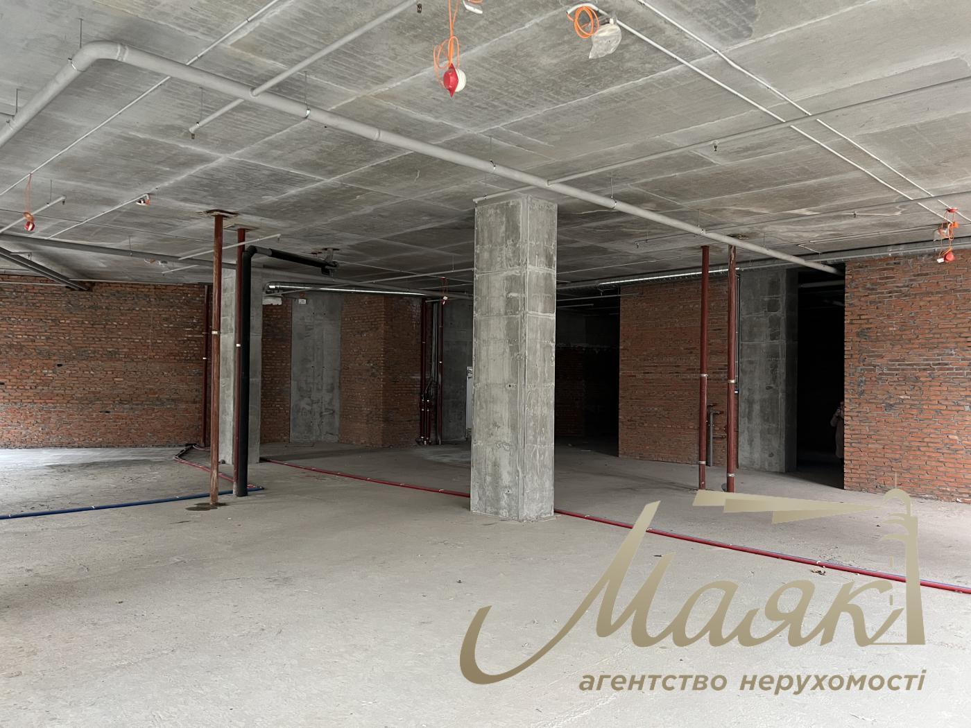 Продаж фасадного приміщення в ЖК Бульвар Фонтанів, вул Саперне Поле 3