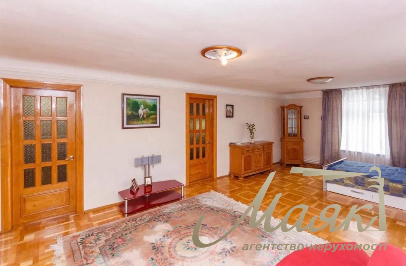 Sale of house for business 560 sq.m. 2 floors. Center. Solomyansky.