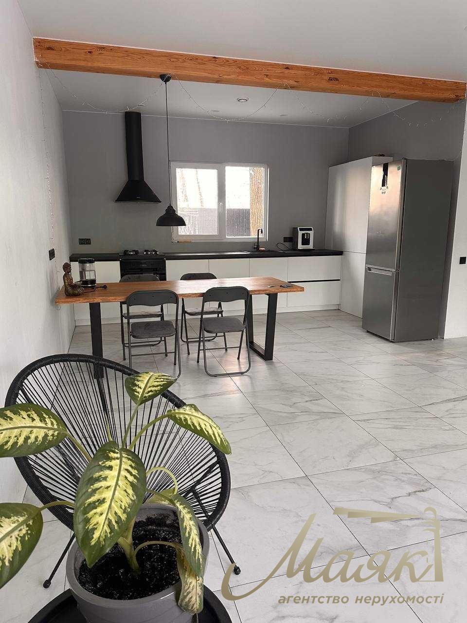 Rent a modern house-duplex 120m2 in Krukivshchyna 15 minutes to the subway