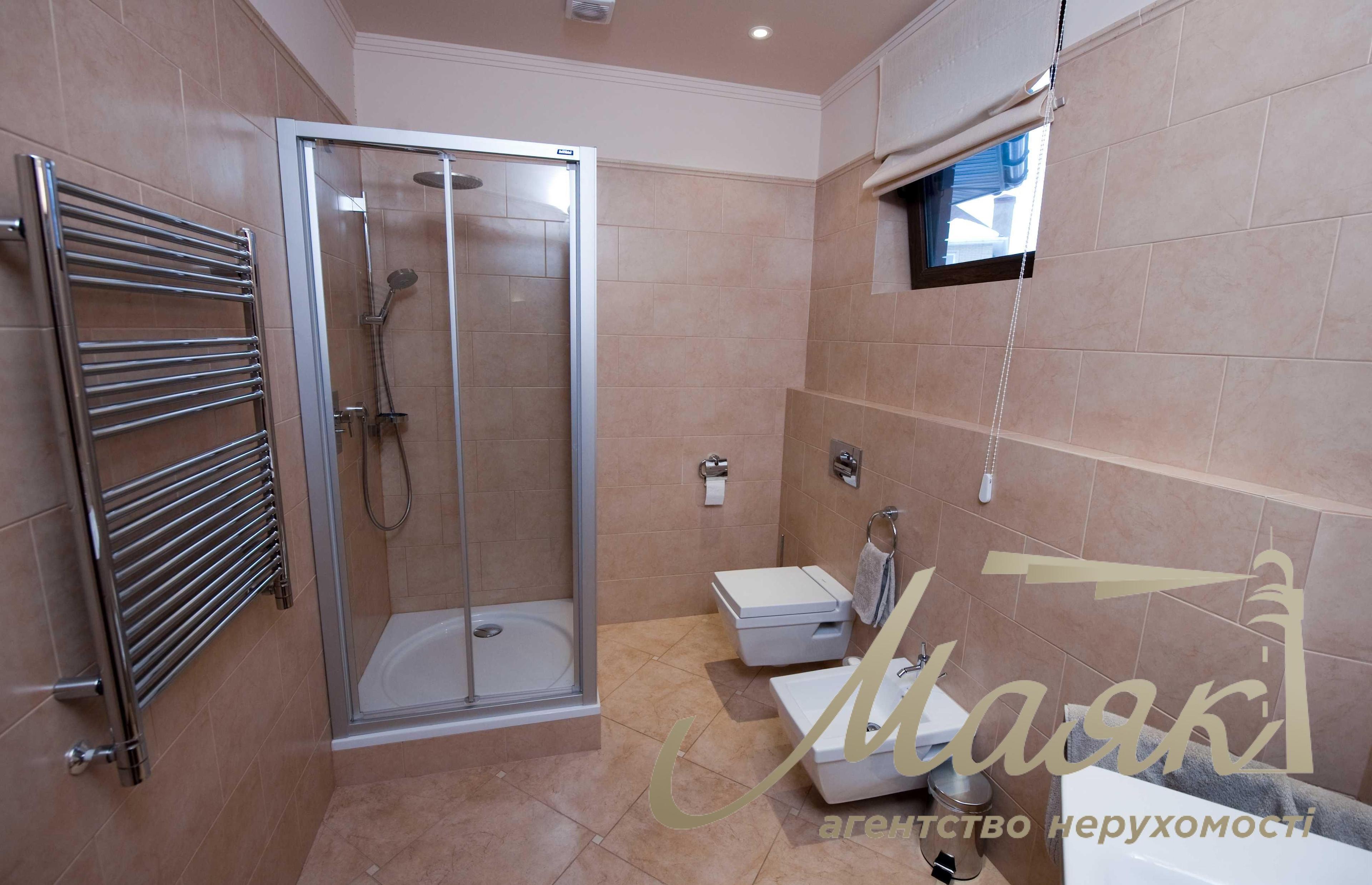 Оренда будинку 260м2 з басейном у Лісниках. КМ "Зелений Гай"