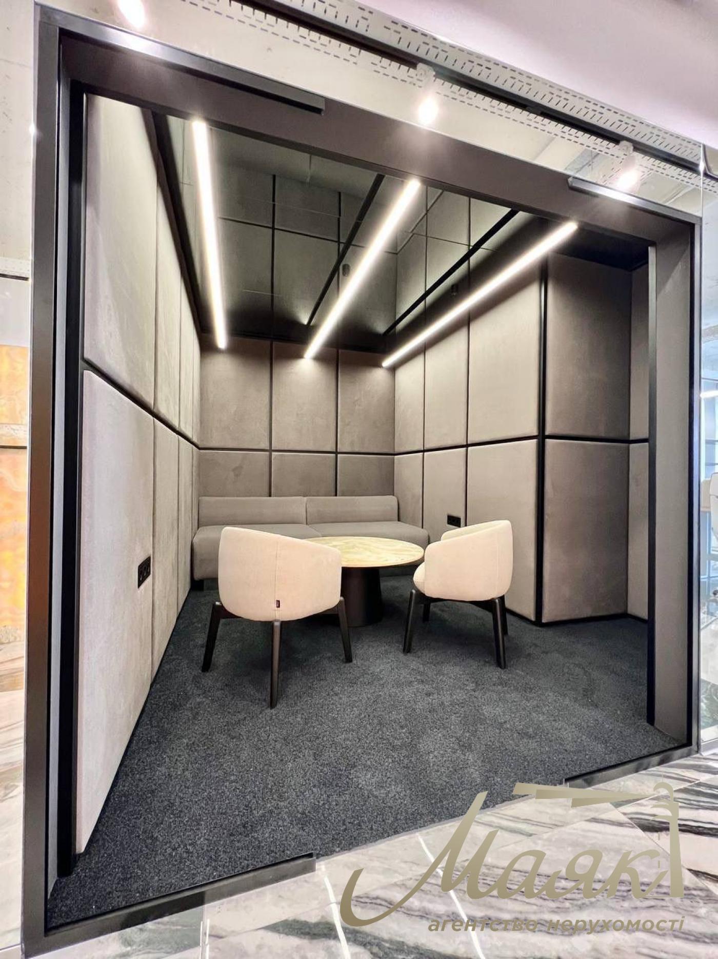 Sale of office with tenant Business Center Carnegie, Klovsky descent street