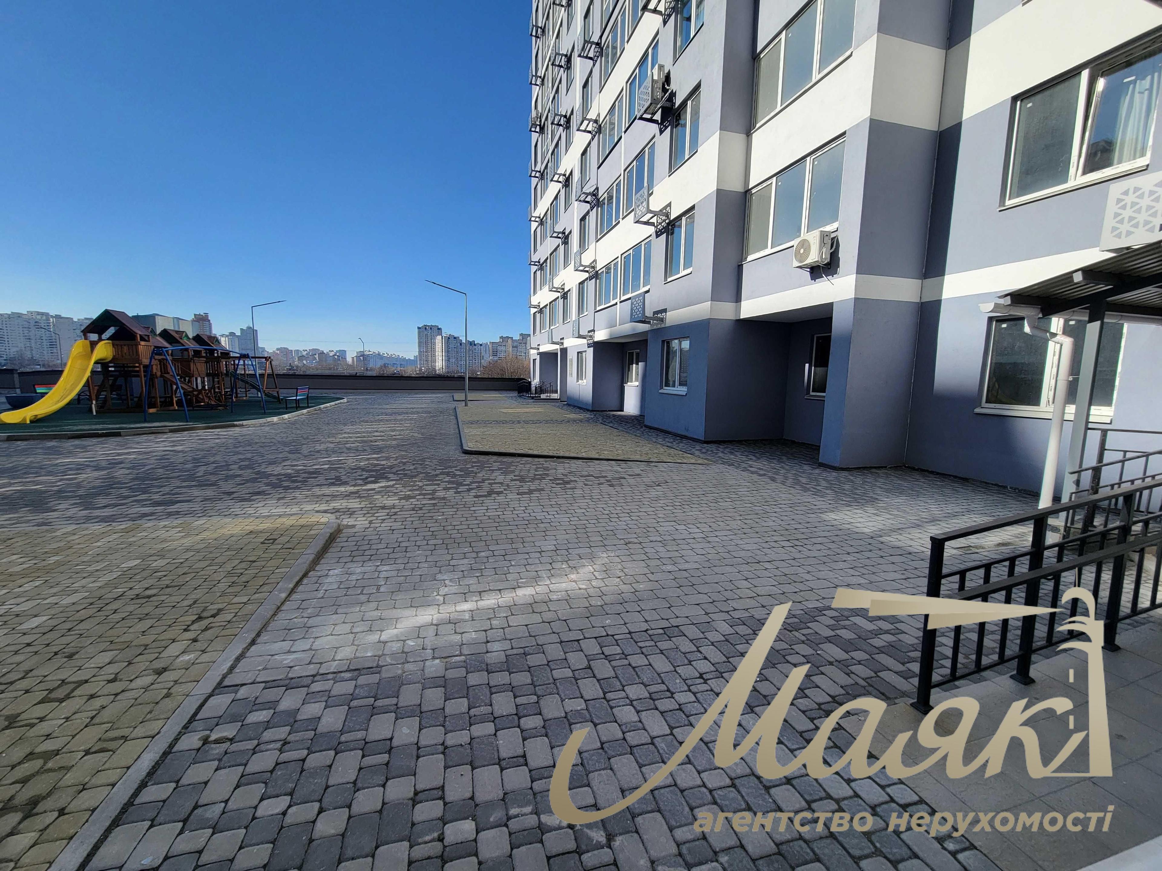 Rent Revutskogo 40B, Lebediny residential complex, Super facade, Kharkiv metro station.