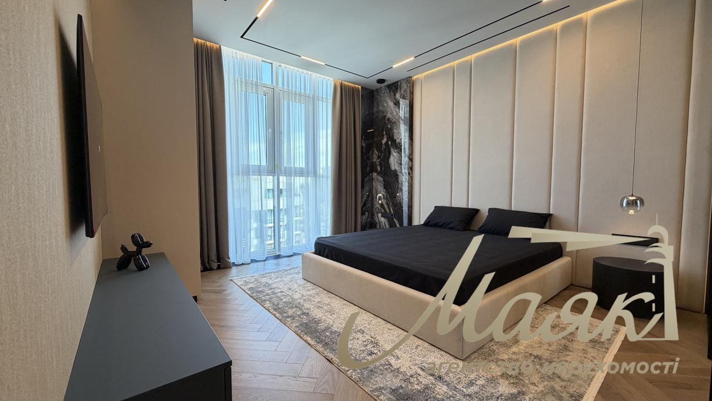 Продаж квартири 118м2 в ЖК Новопечерськие липки, ул. Андрея Верхогляда 15Б. (Михайла Драгомирова)