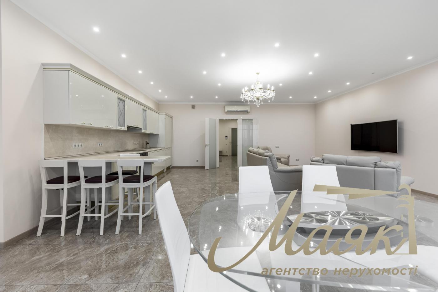 Продажа квартиры 200м2 в центре Кловский спуск, 7