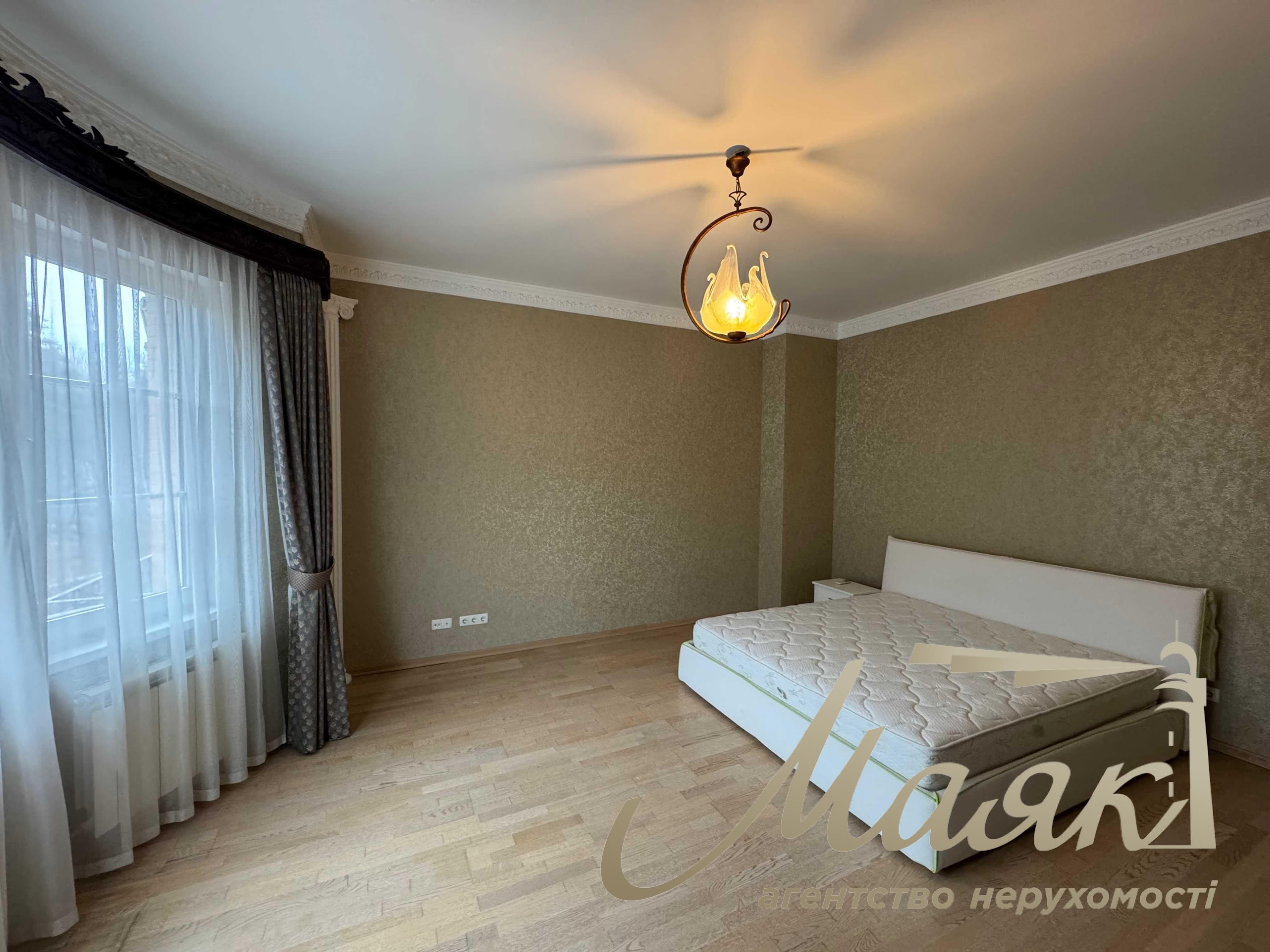 Аренда таунхауса 427 м² с видом на Ботанический сад, Печерский район