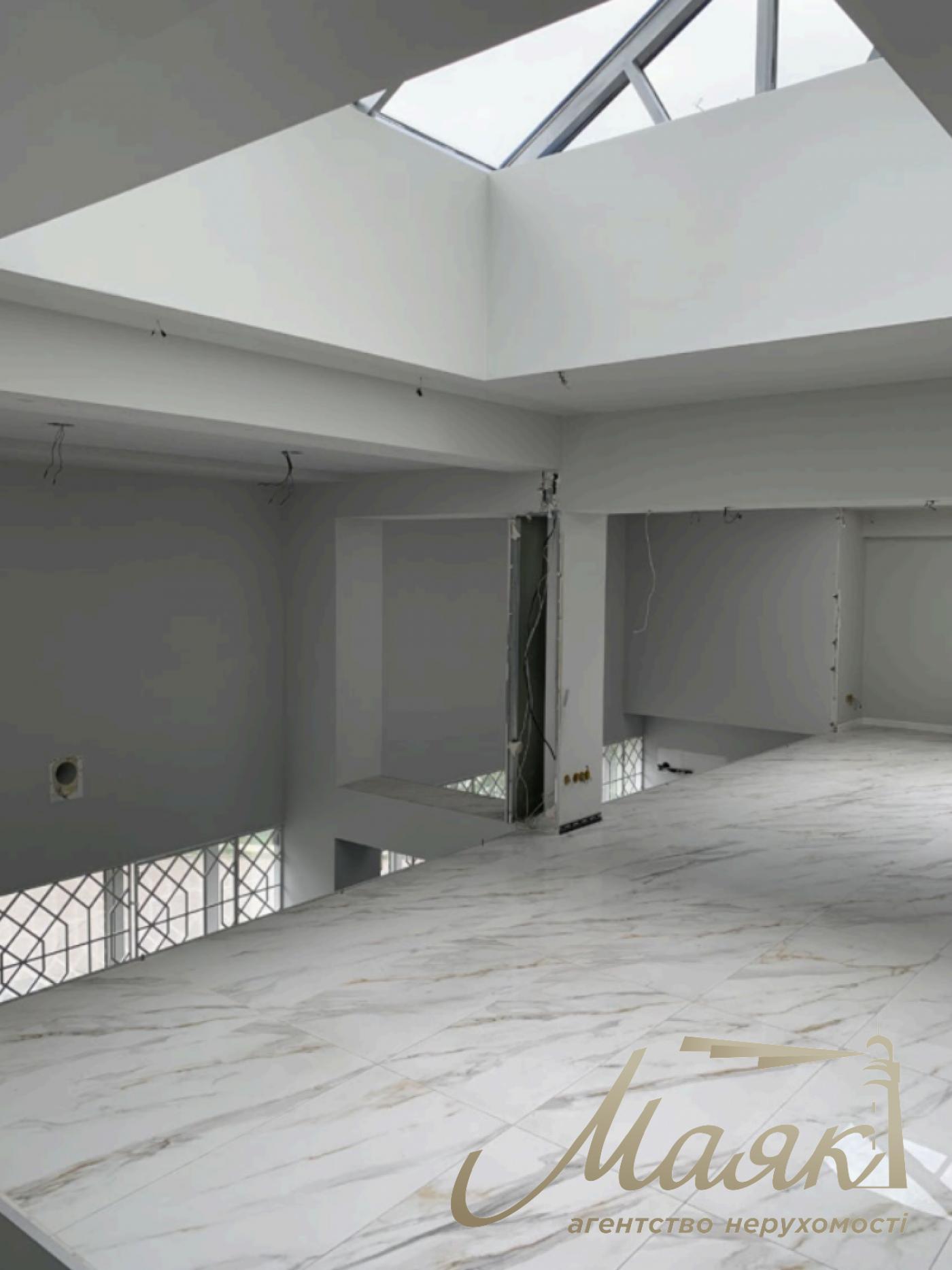 Оренда ОСЗ 5500м2 по вул.Міхнвоського 38, Звіринецька.