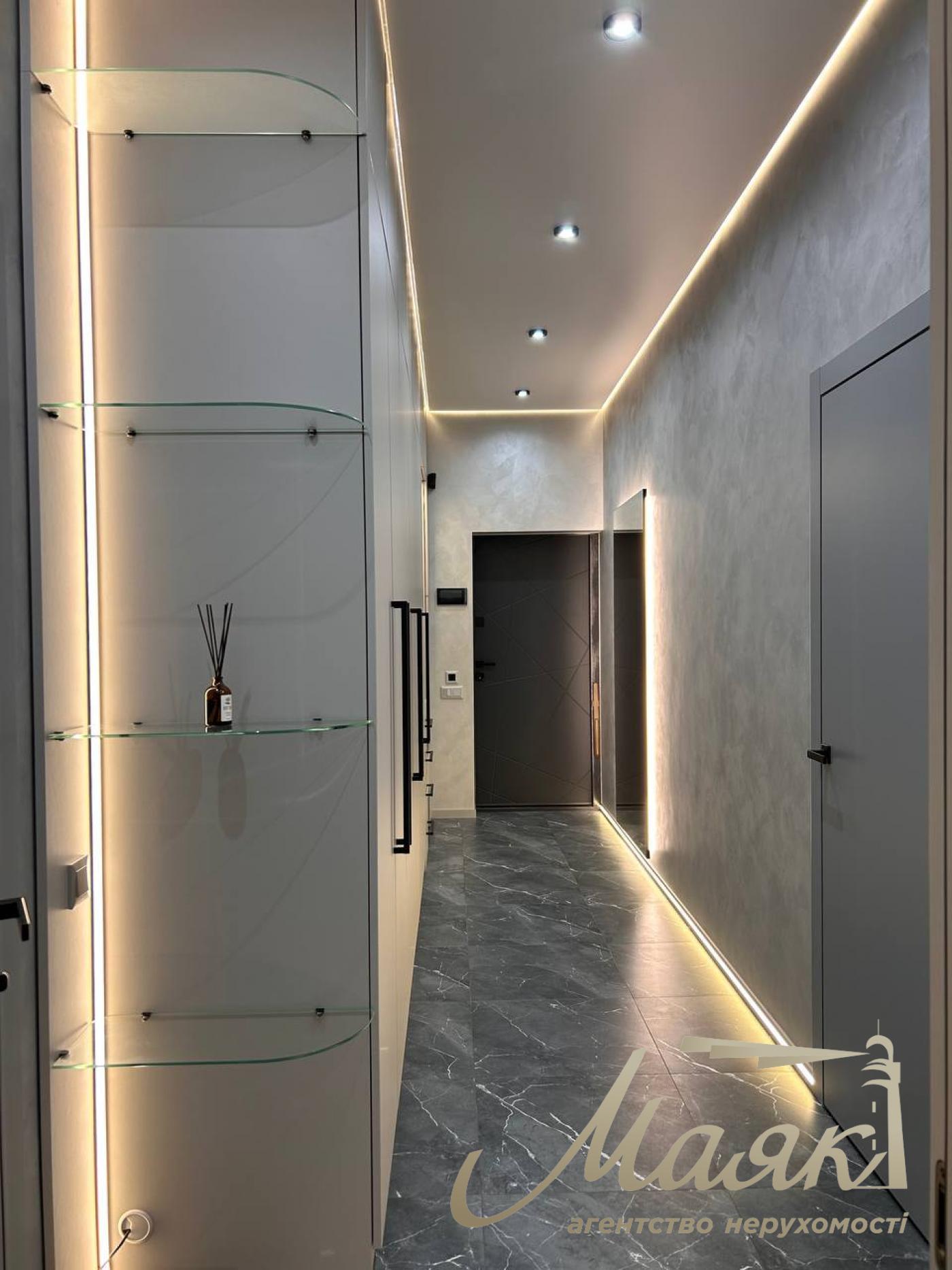 For sale 3-bedroom apartment with terrace in LCD "Italian Quarter" Obolonsky district