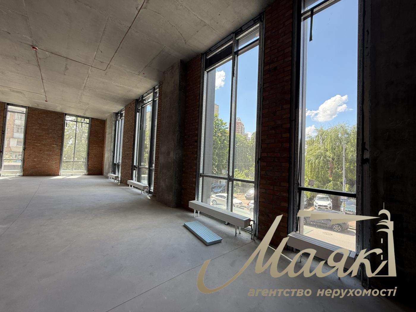 Оренда фасадного 110м2 приміщення ЖК Трініті вул. Тютюнника, 39/2