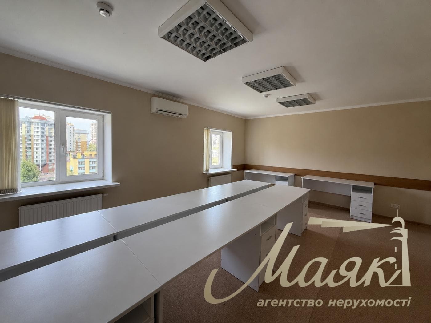 Office for rent 258m2 in the center of Kyiv, Antonovycha street.