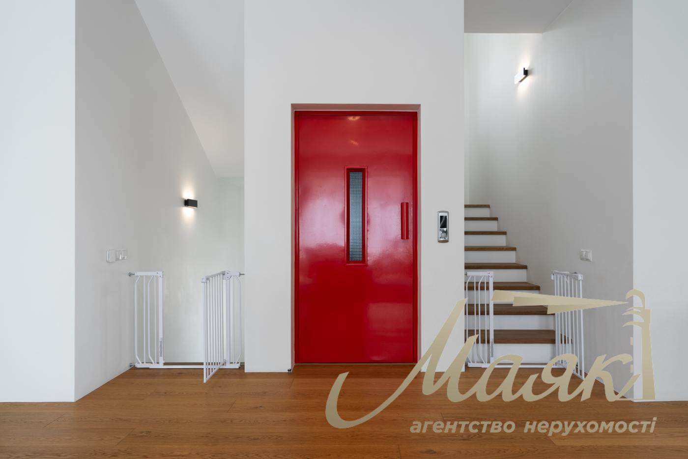 Продаж будинку на Батиєвій горі з розкішним краєвидом, Київ, Центр.