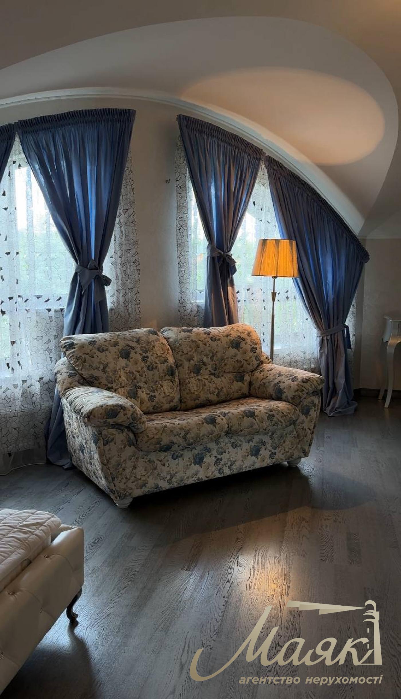 Оренда будинку 650м2 на 60 сотках землі на Хуторі Мриги, Голосіївський район.