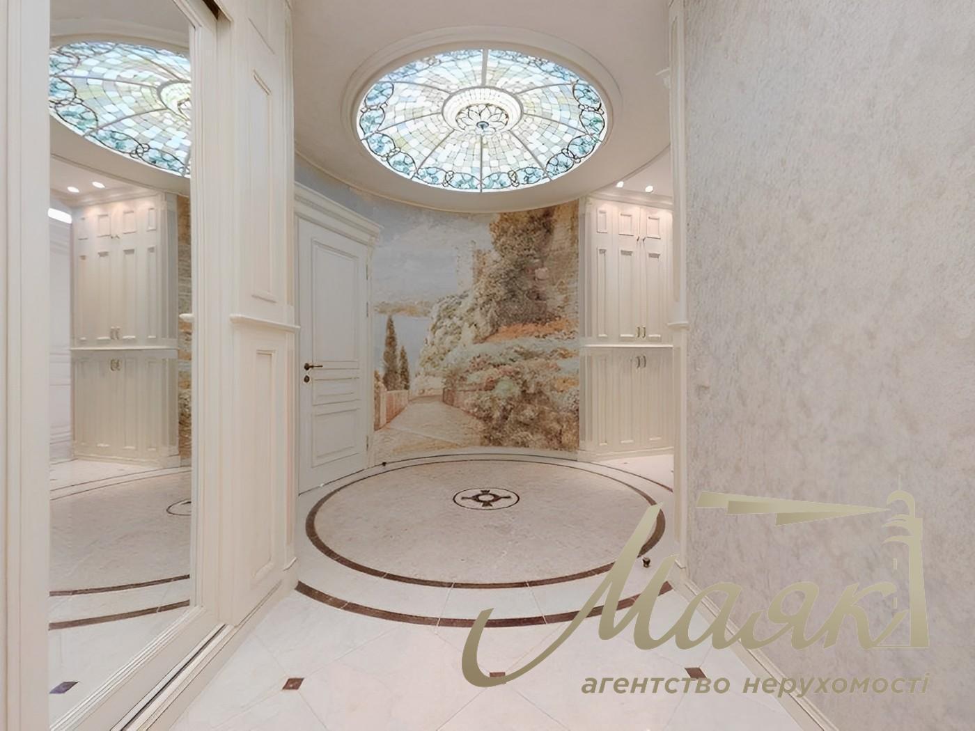Rent of a 4-room apartment in an elite gated complex Lipskaya Bashnya, Pechersky district.