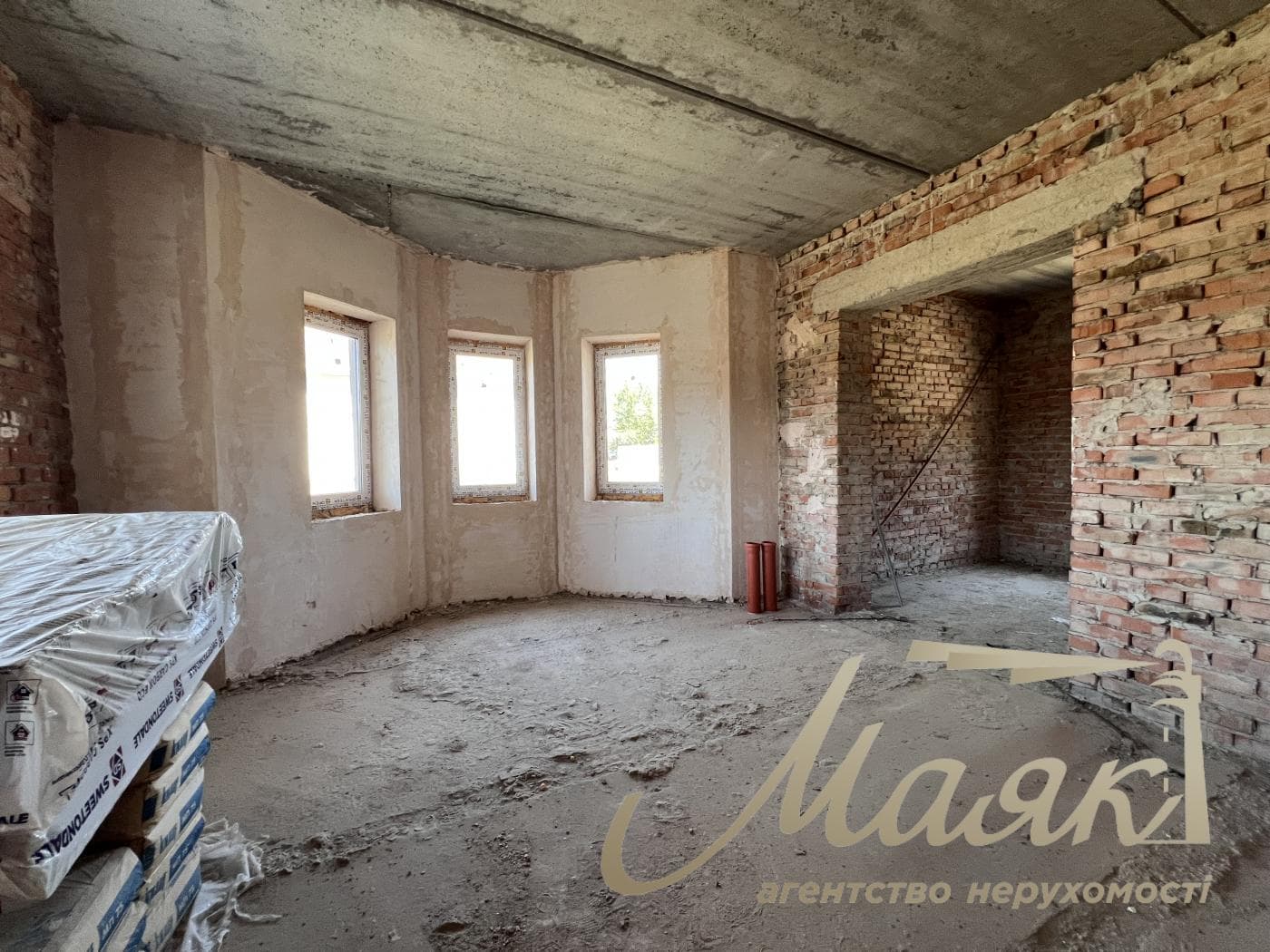 Capital brick house for sale 270m2 near Kiev, Novoobukhivske direction