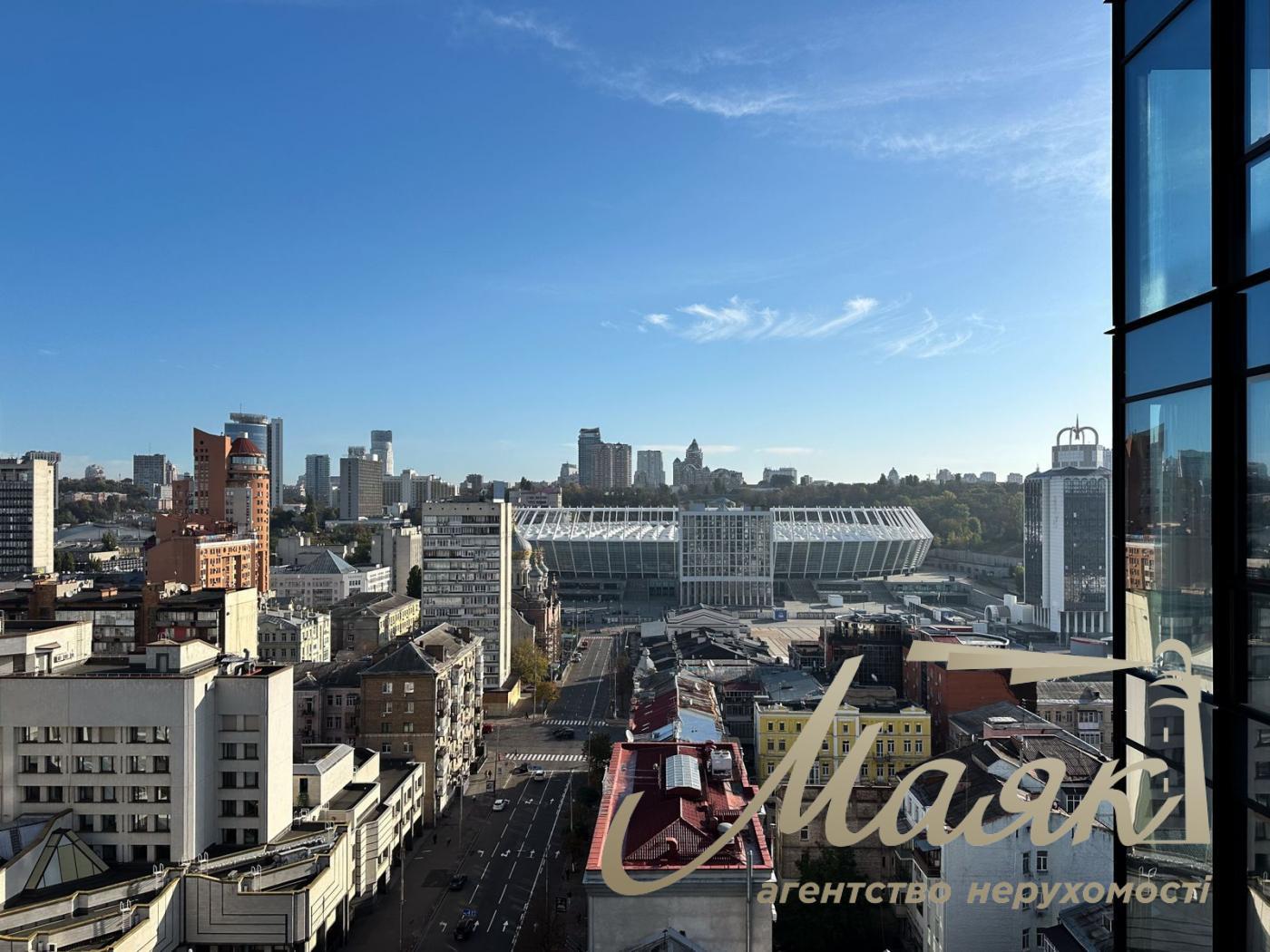 Rent of an exclusive apartment 300m2 in the residential complex Chicago Central house, Antonovicha st. (Gorky), 44