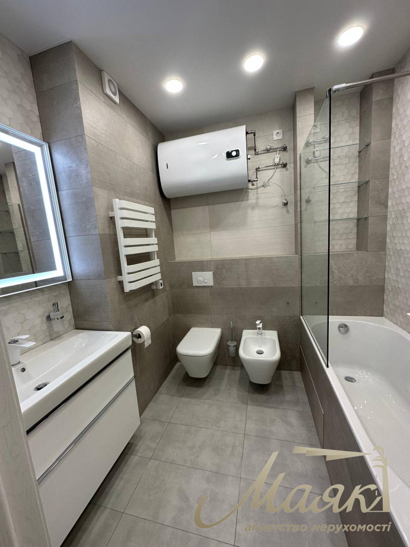 Rent 3-room apartment in Vladimirsky Residential Complex