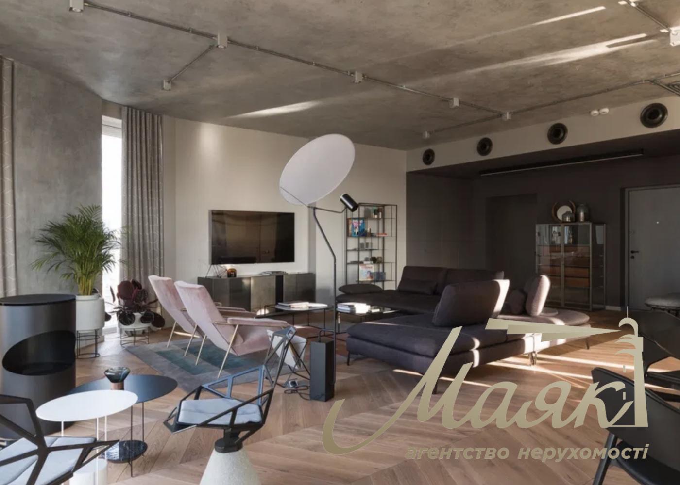 Sale of 4-room apartment in residential complex "Novopecherskie Lipki" st. Dragomirova 20.