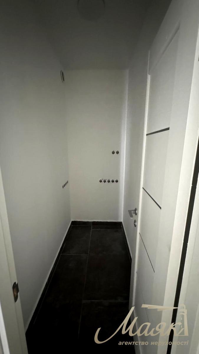 Commercial premises for rent in LCD Faina Town, Salutnaya street 2 -B