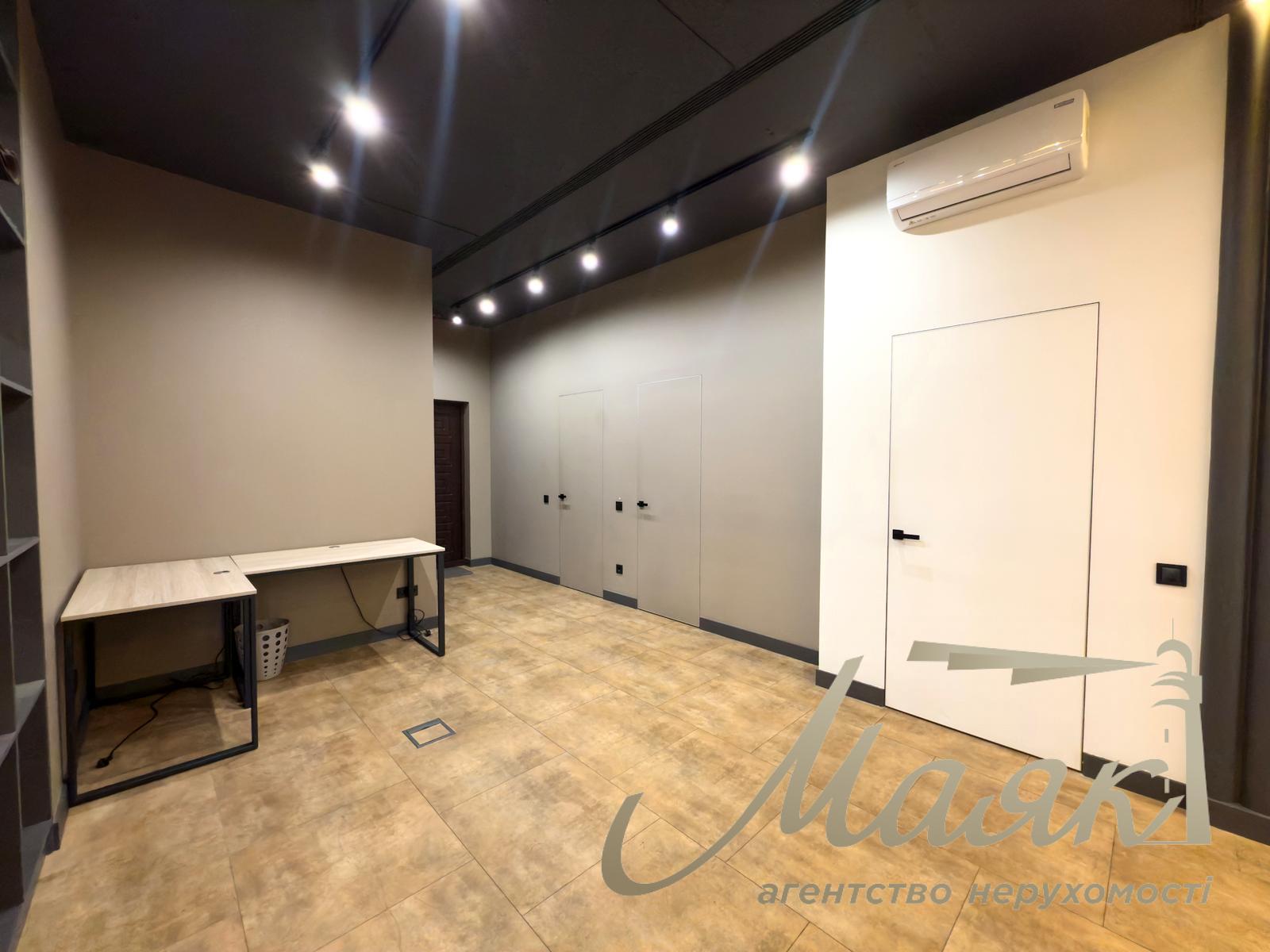 Оренда офісу 80м2 в ЖК Кадорр, Олімпійська