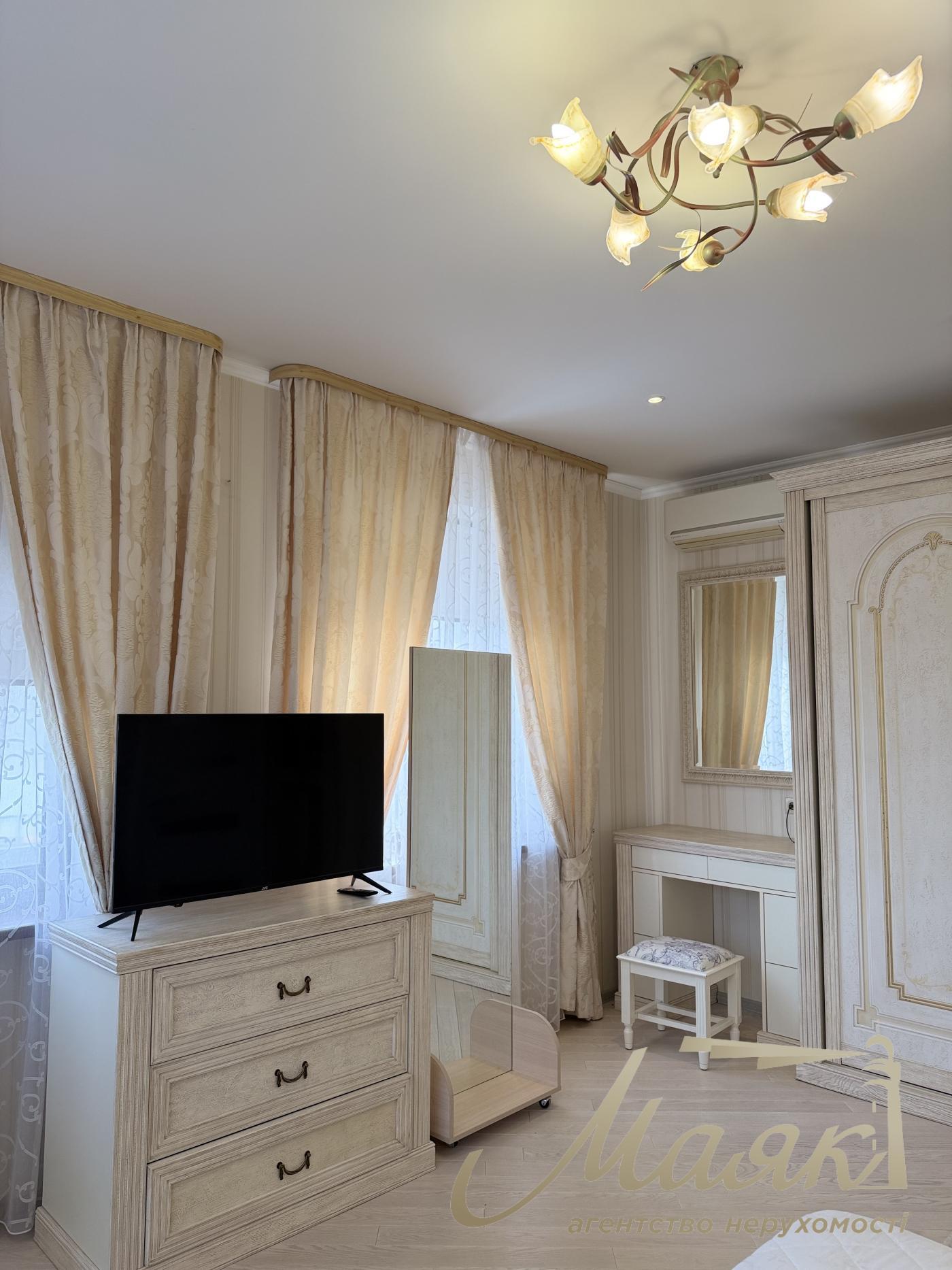 Rent 2-storey house 220m2 in. Ivankovici/Kruglyk, KG "Maetok"