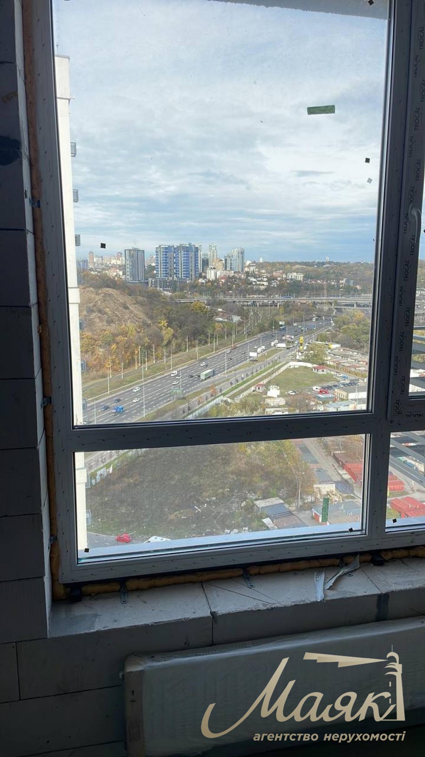 Sale of 3-room apartment in residential complex Svitlo Park, Naddnipryanskoe shosse, Vydubychi