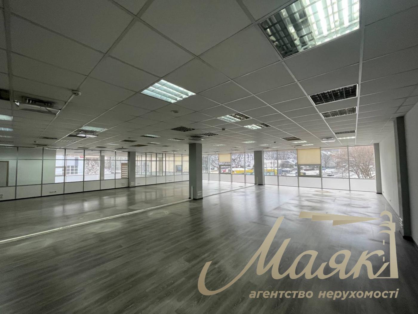 Оренда офісу 450м2 у бізнес центрі, Протасів Яр, метро Олімпійська