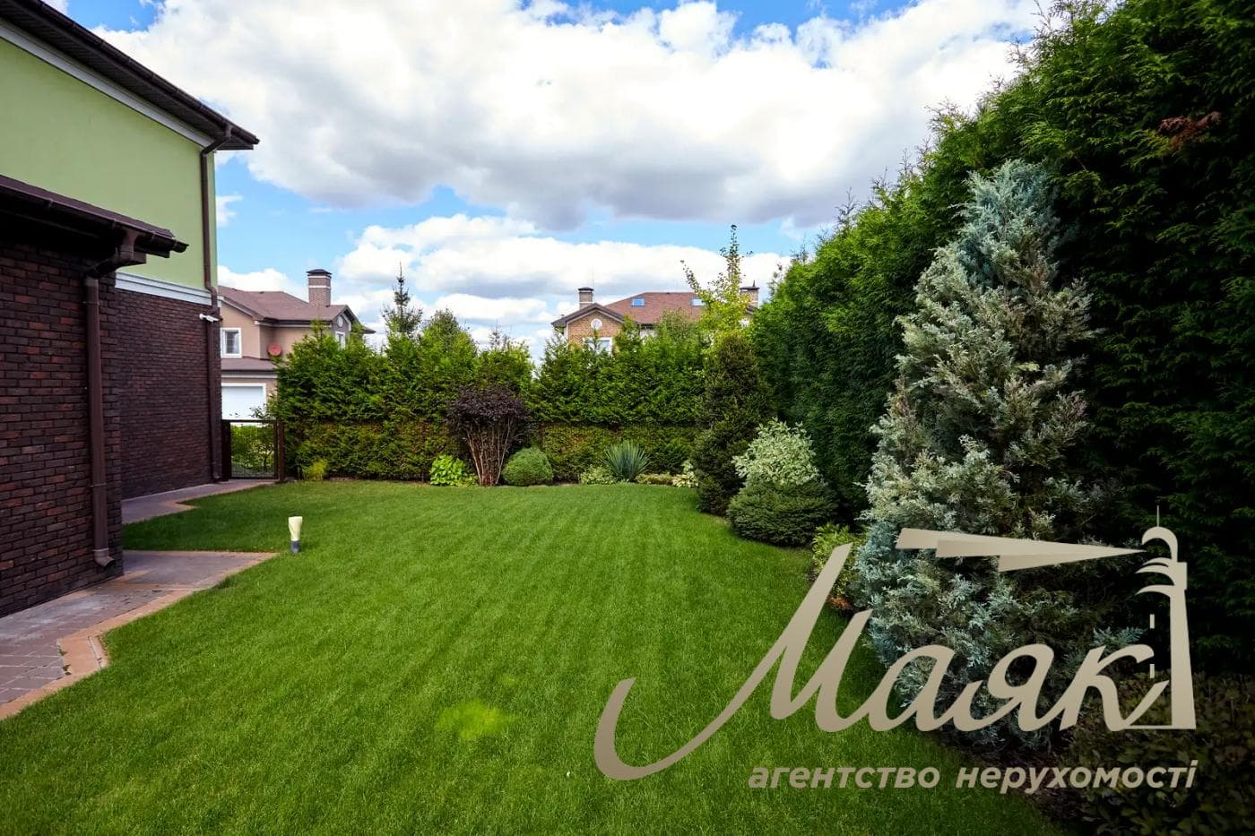 Оренда будинку площею 220 м² у котеджному містечку Green Hills, с. Віта-Поштова