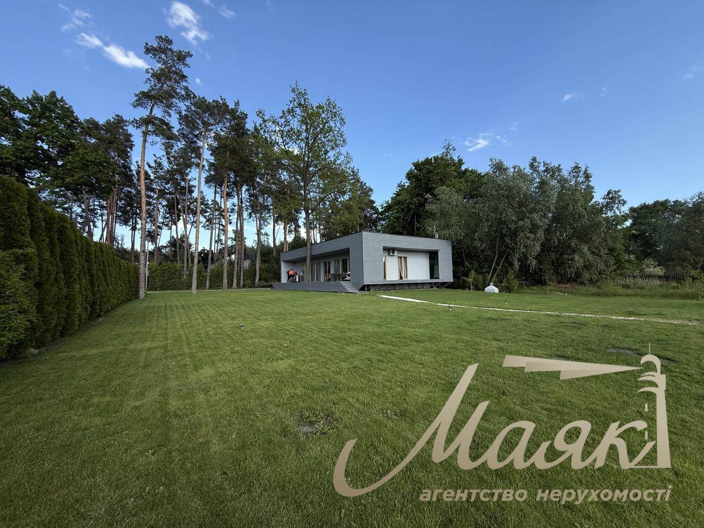 Оренда затишного будинку 280м2 з видом на озеро в Конча-Заспі, Хутір Мрігі.