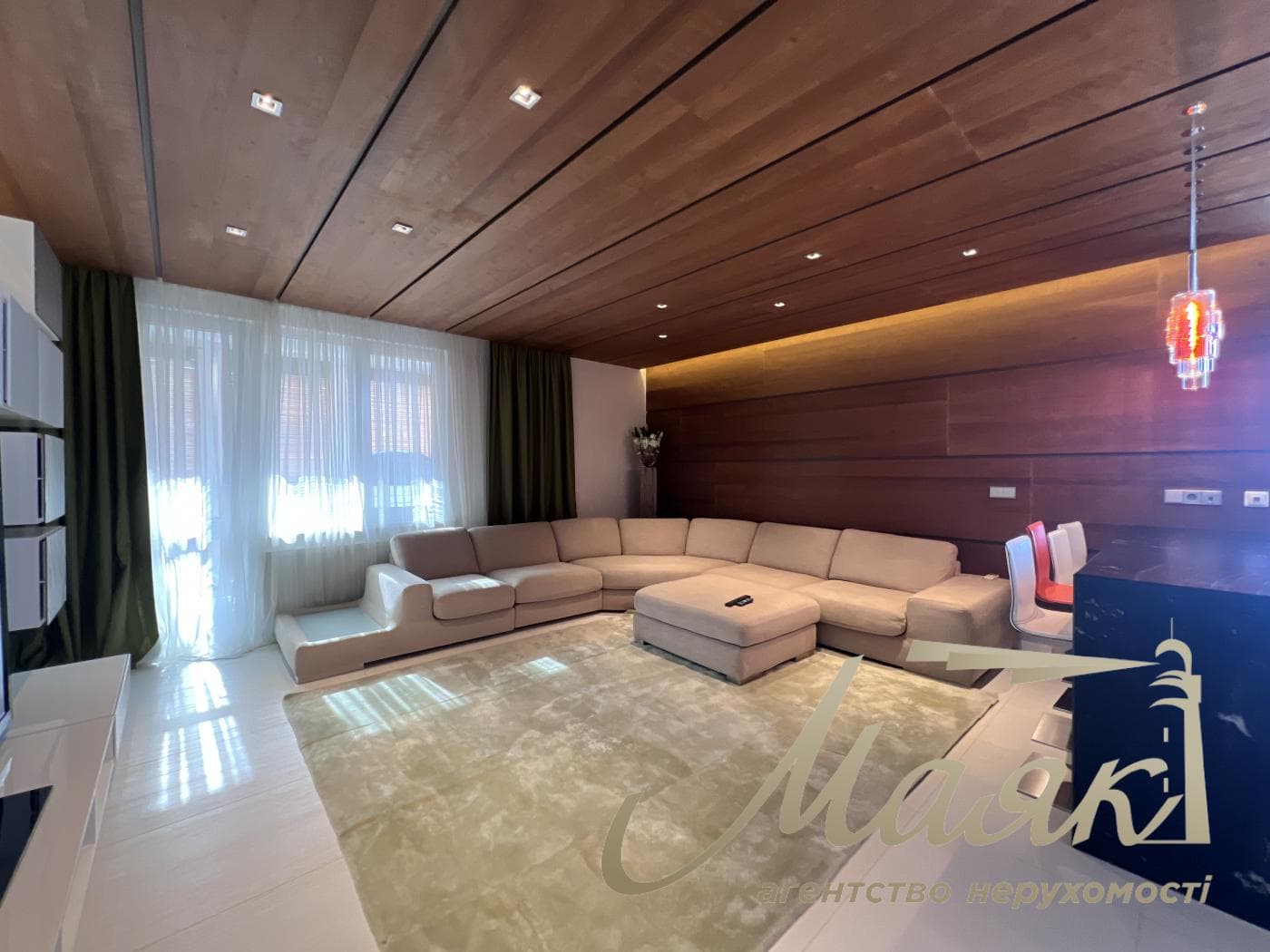 3-Bedroom Apartment for Rent in the Park Avenue Residential Complex, Holosiivskyi Avenue