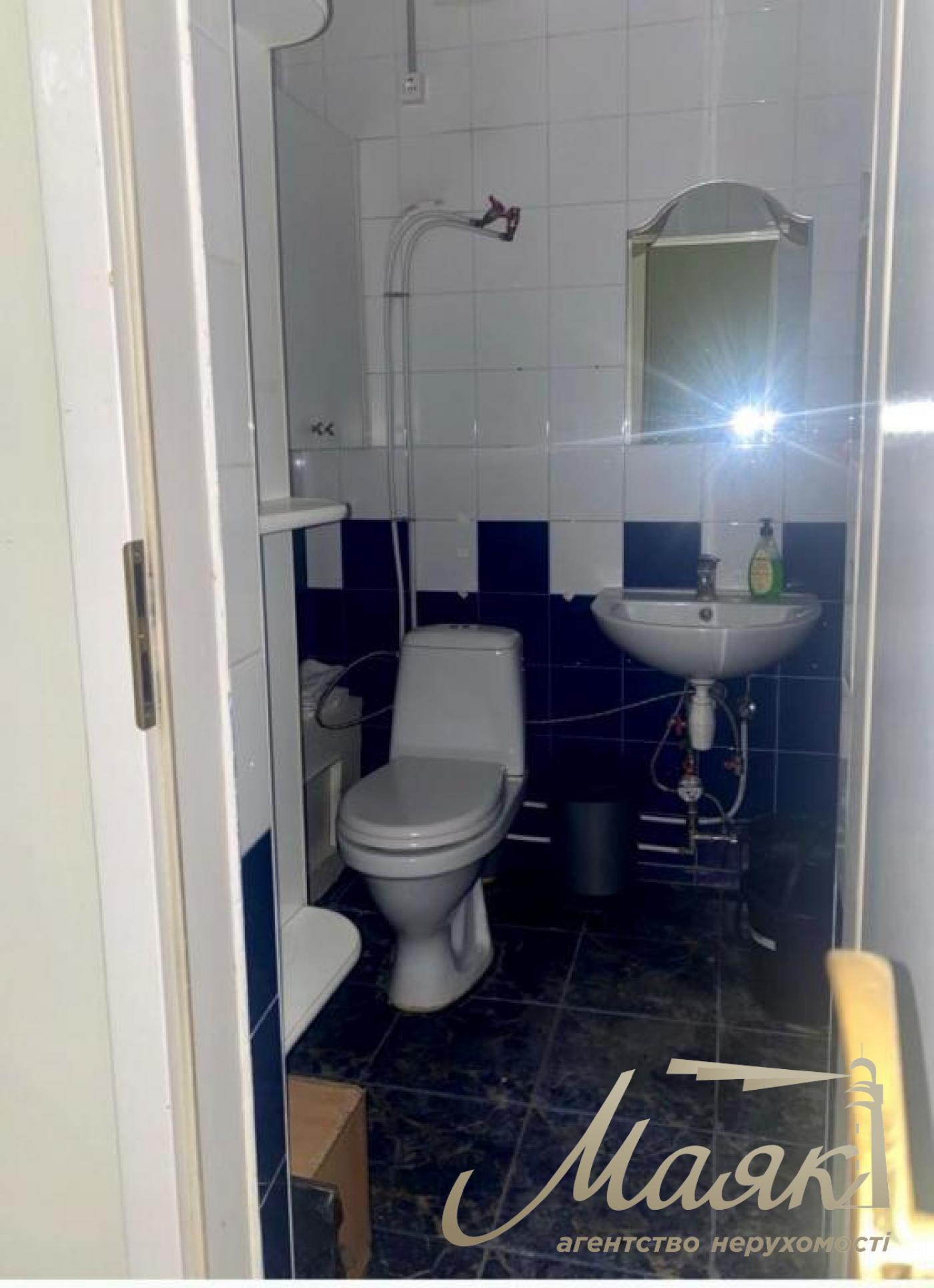 Оренда фасадного комерційного приміщення в Центрі, вул. Велика Васильківська