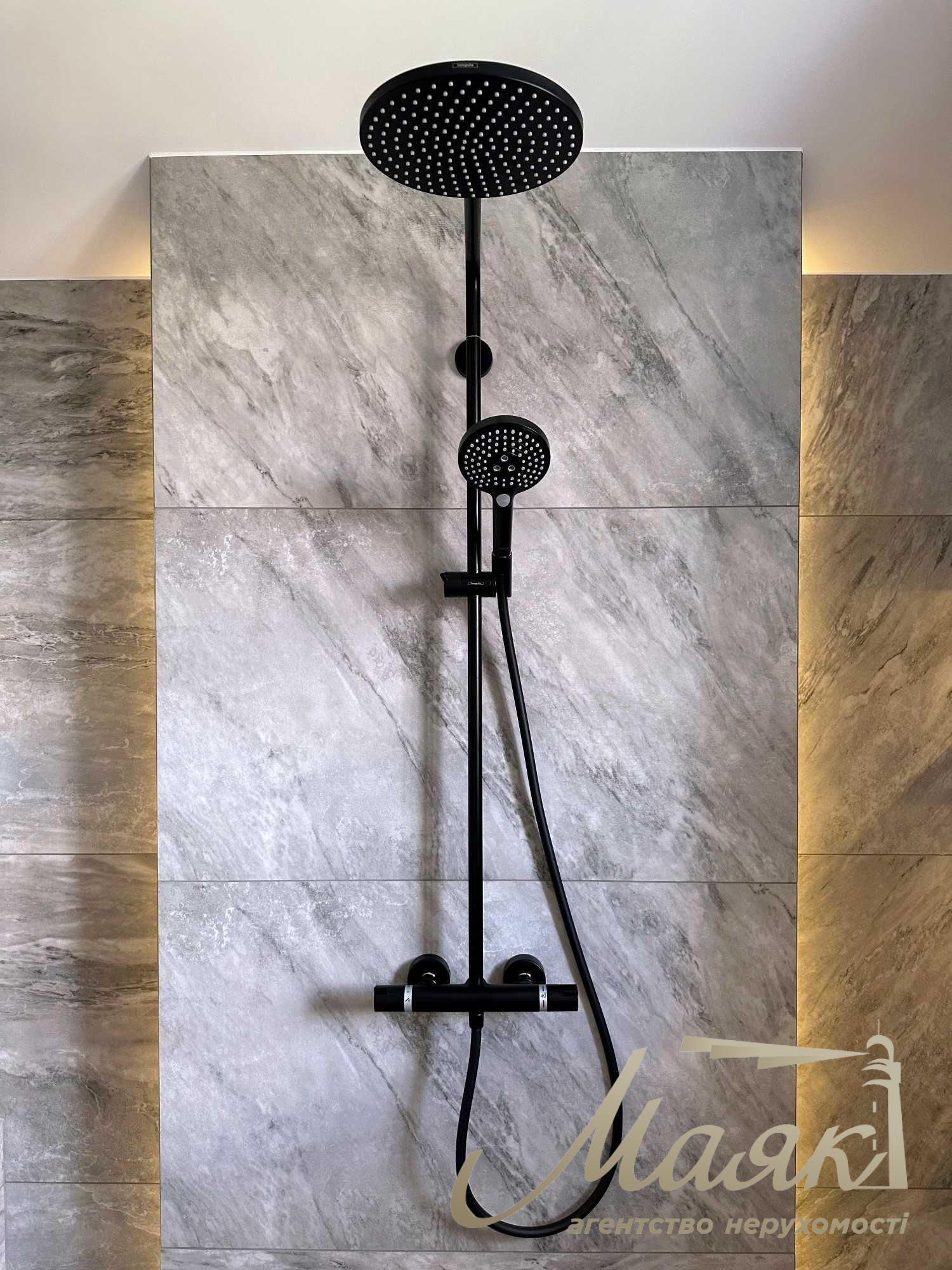 House for sale with designer renovation 356m2 in Ivankovichi