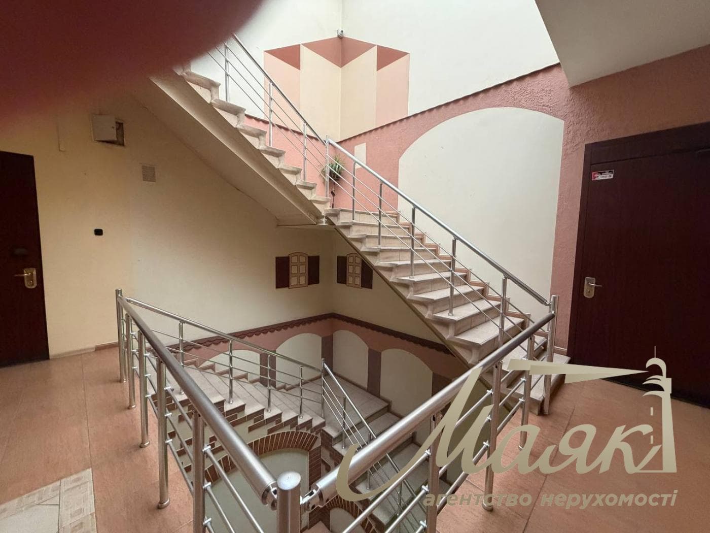 90-square-meter office for rent at 16 Lyuteranskaya St., Lipki, Khreshchatyk.