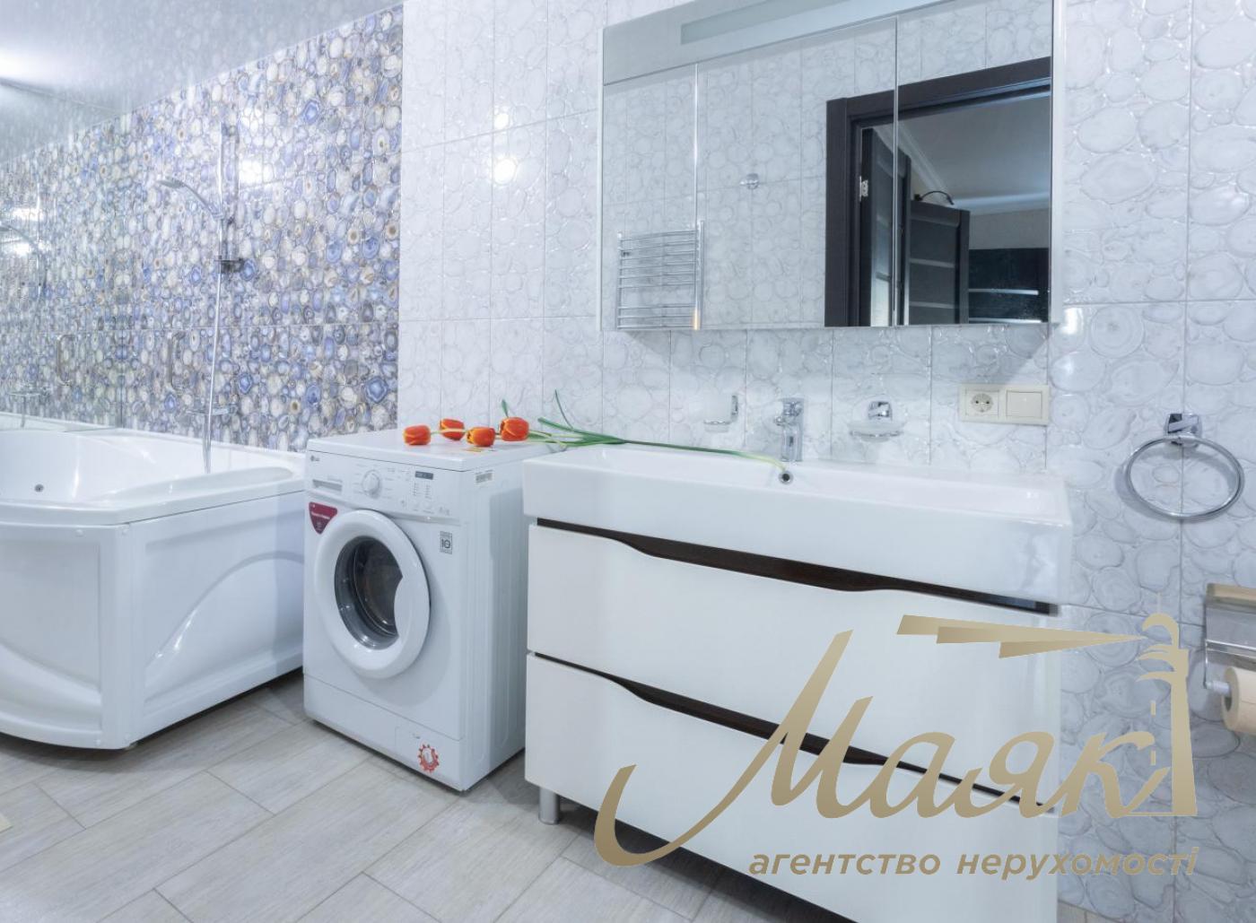 Продажа видового трехуровнего пентхауса 555м2, Ковпака 17, Нижний Печерск, метро Лыбедская