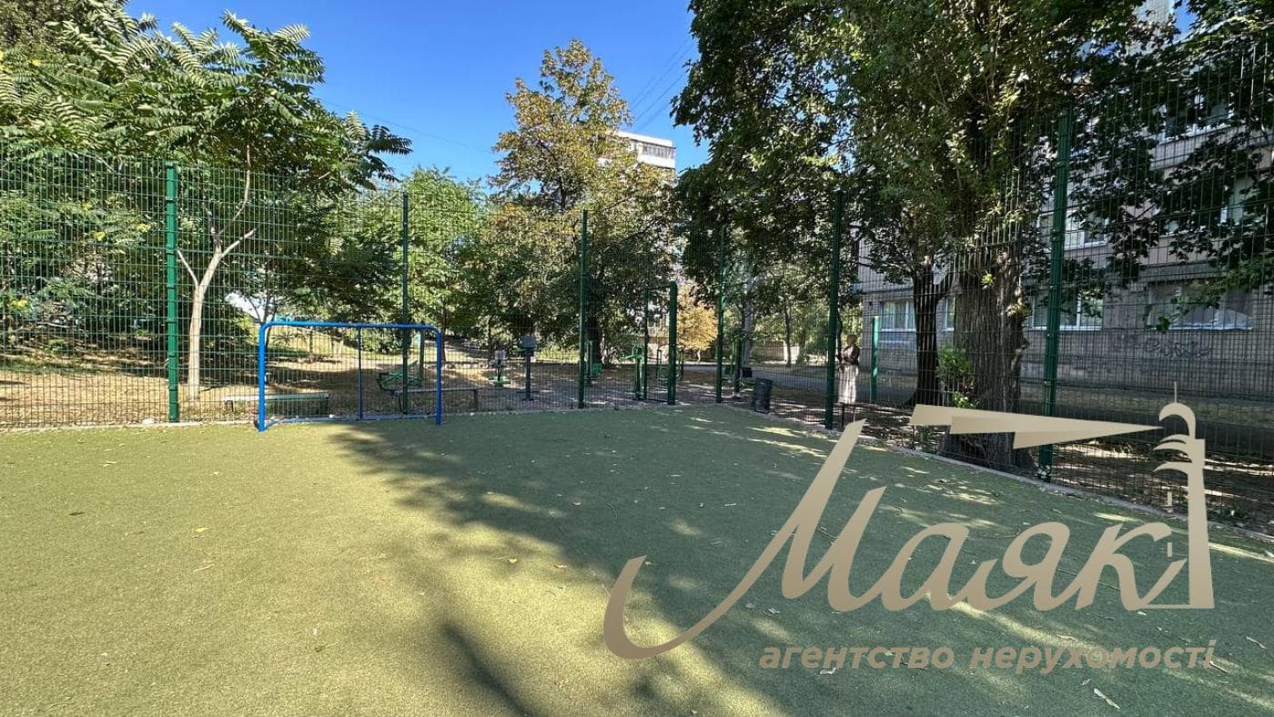 Продажа 3-комнатной квартиры Харьковское шоссе 21/1, Дарницкий район
