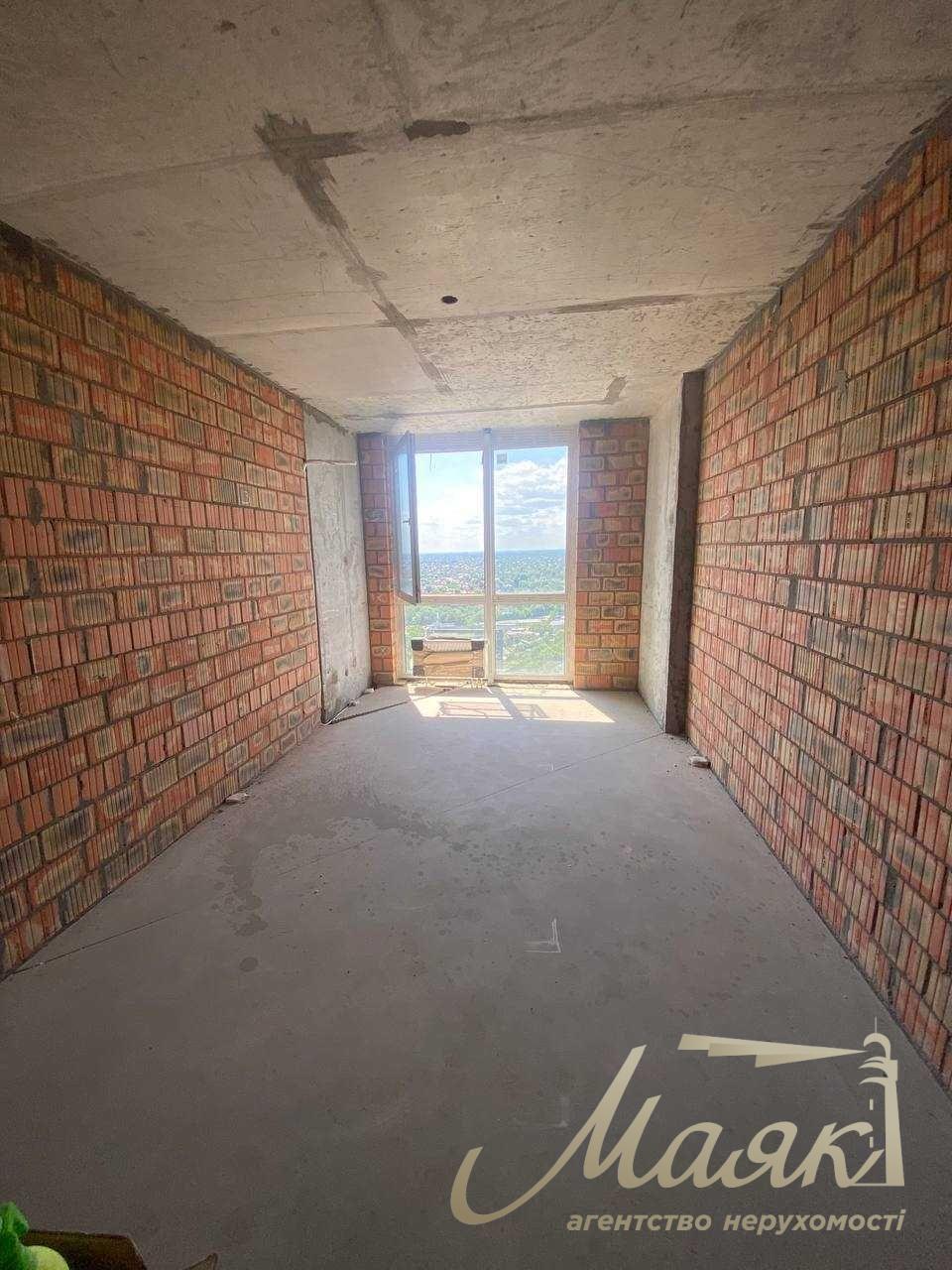 For sale 2k apartment 70m2 in LCD Slavutich 2.0