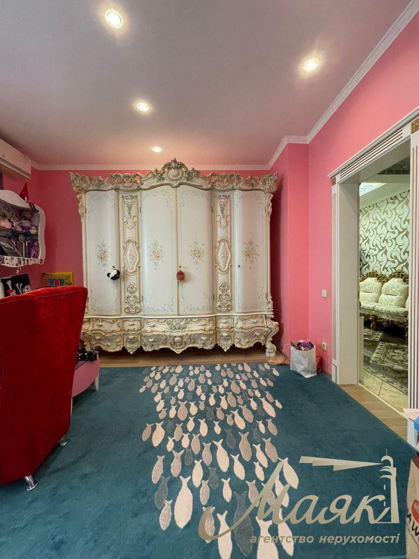 Rent of 4-room apartment in residential complex Panorama on Pechersk, Shchorsa st. 44A