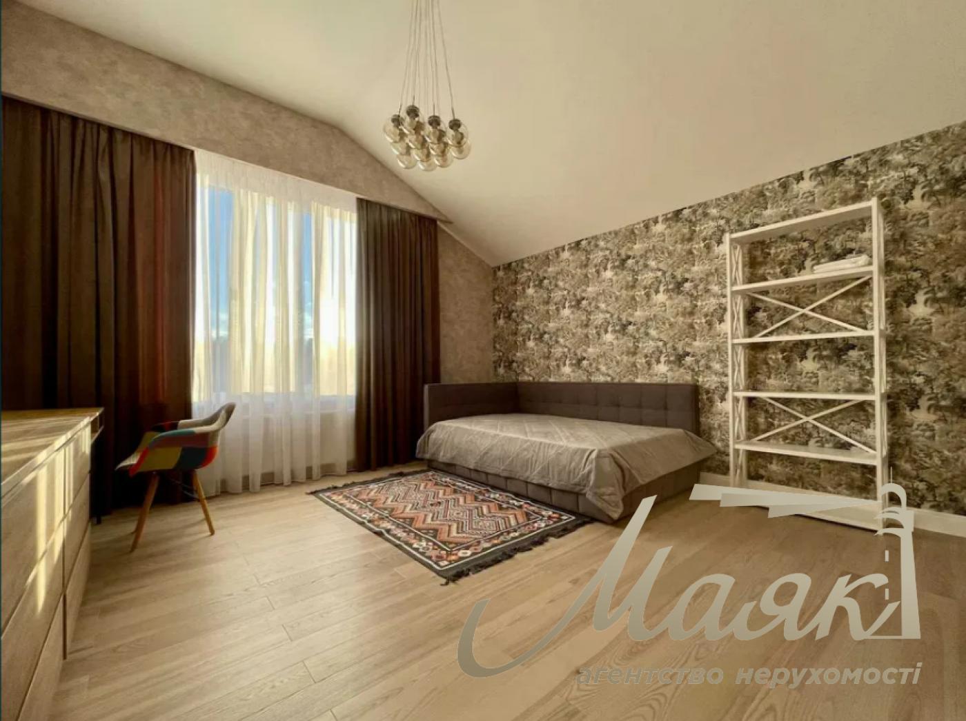 Продажа 2х-этажного дома 285м2 с.Чапаевка