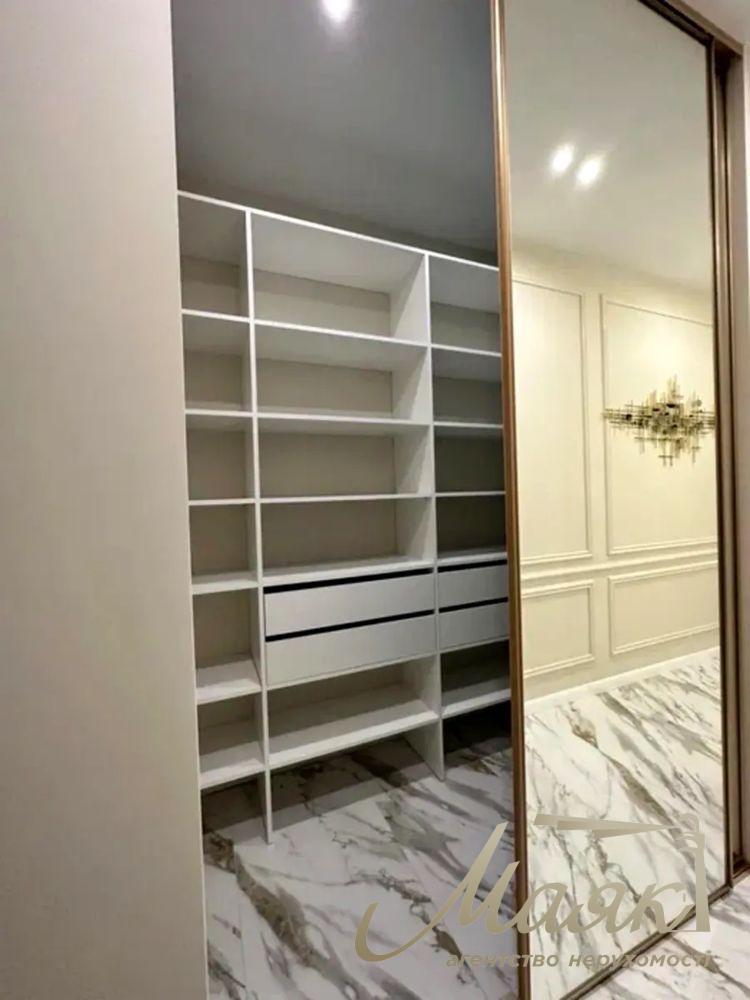 Продаж квартири 70 кв.м. ЖК Дельмар вул. Михайла Драгомирова 14А