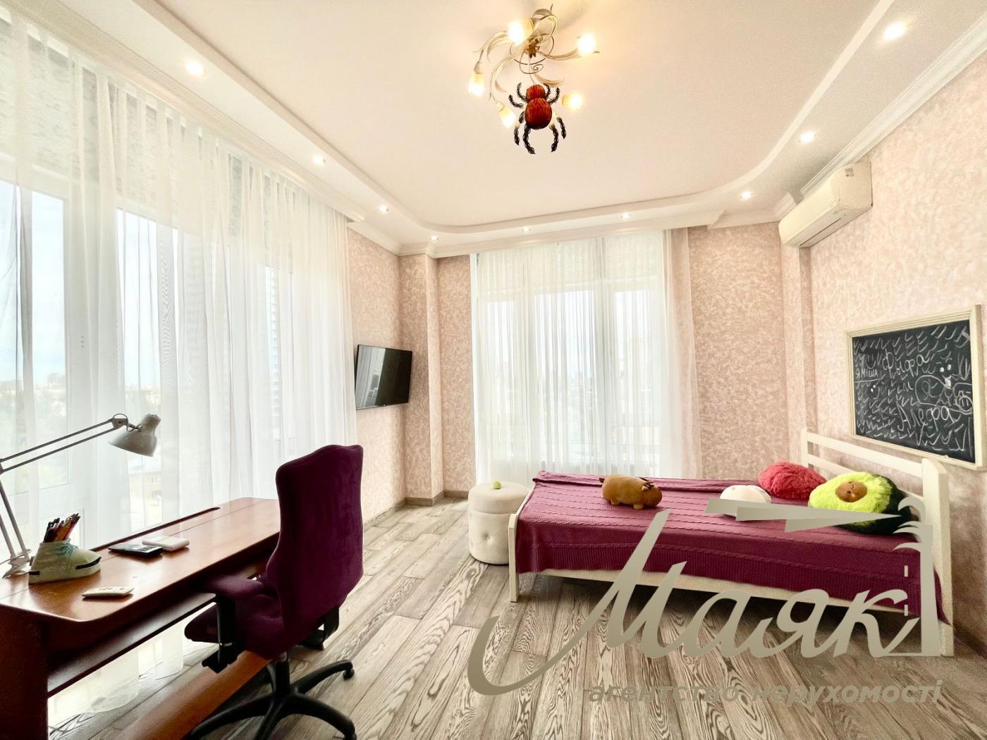 Продаж квартири ЖК "Бульвар фонтанів" вул. Іоанна Павла II (Лумумби Патріса) 6/1 у Києві / A-113188