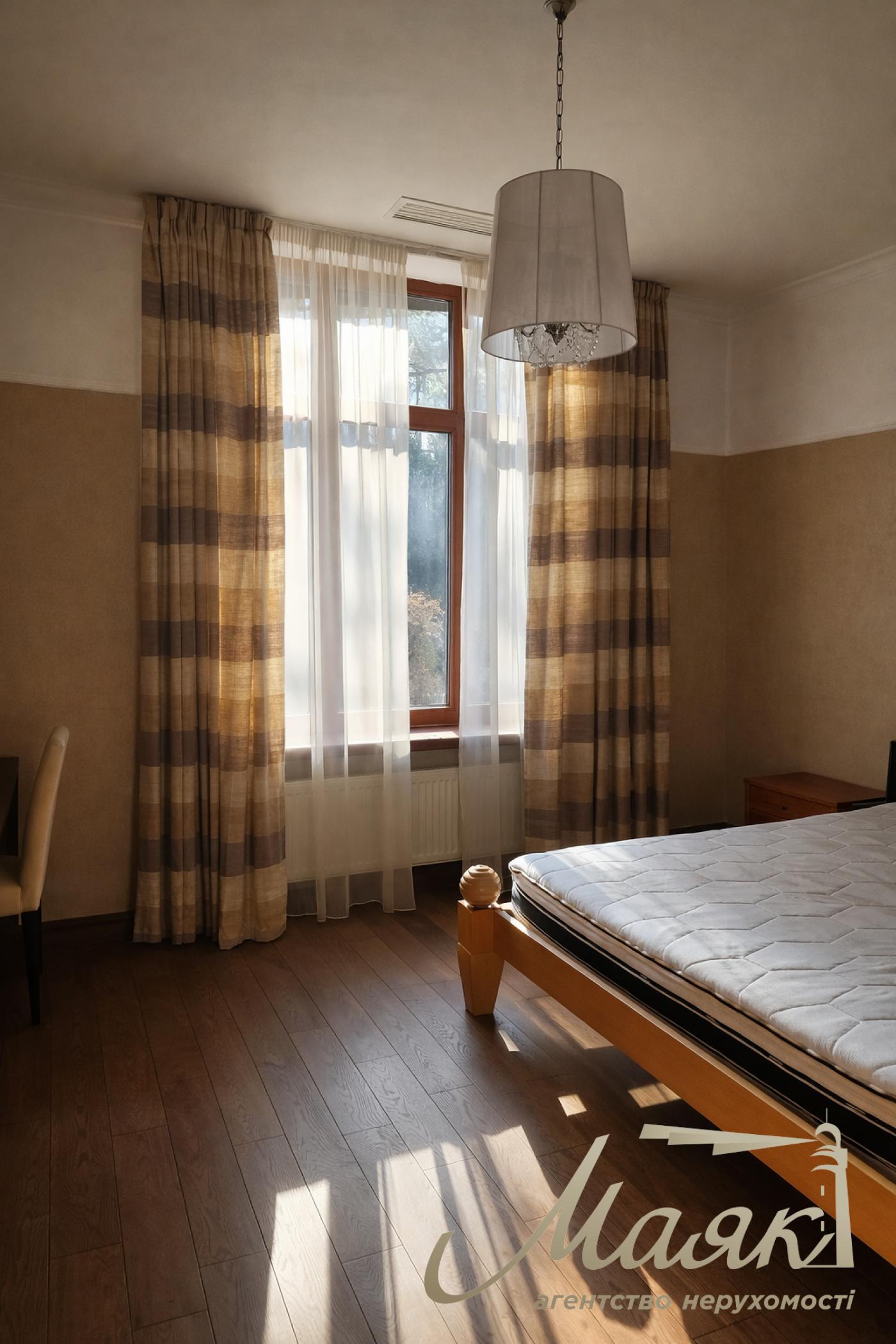 Оренда будинку в Плютах, Обухівський напрямок, 435 м², 28 соток, SPA-зона.