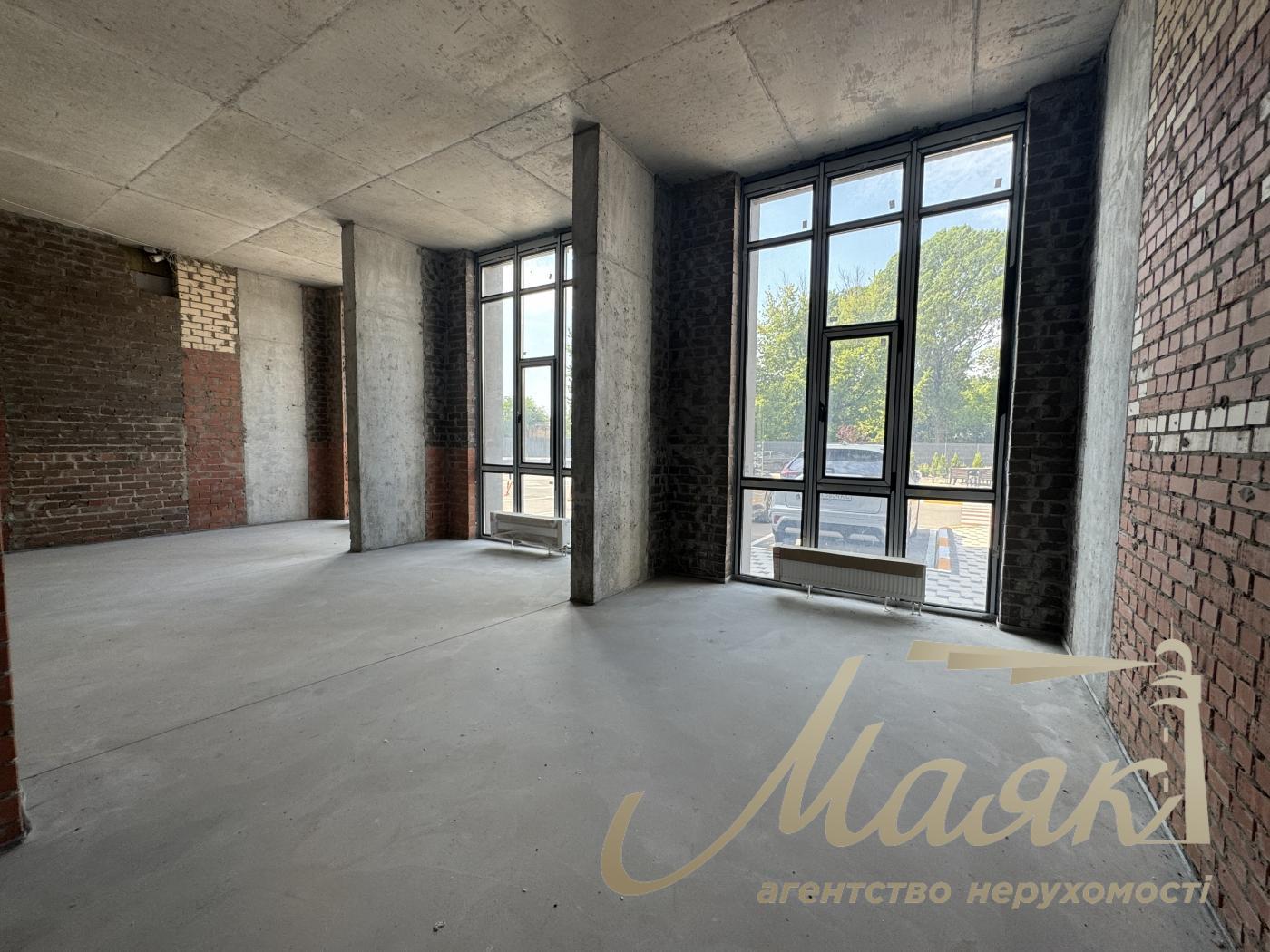 Rent of façade premises of 388 m² in the residential complex "Suchasny Kvartal", Otradny, Solomyansky district.