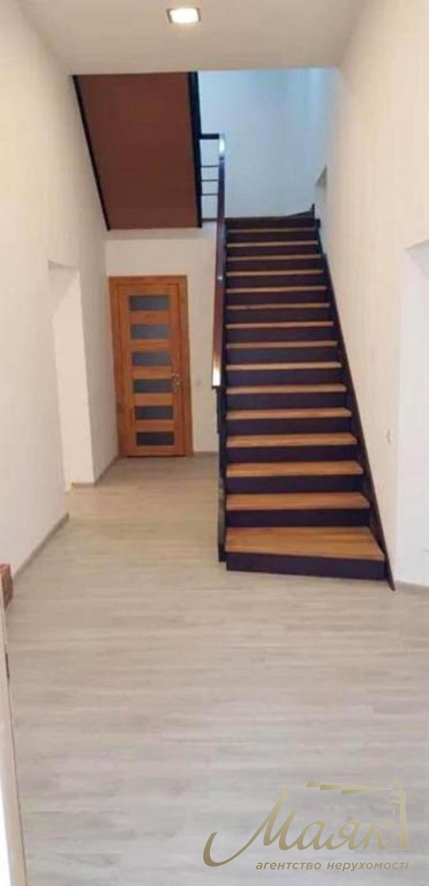 Оренда комерційної будівлі 600 м.кв. Печерський р-н