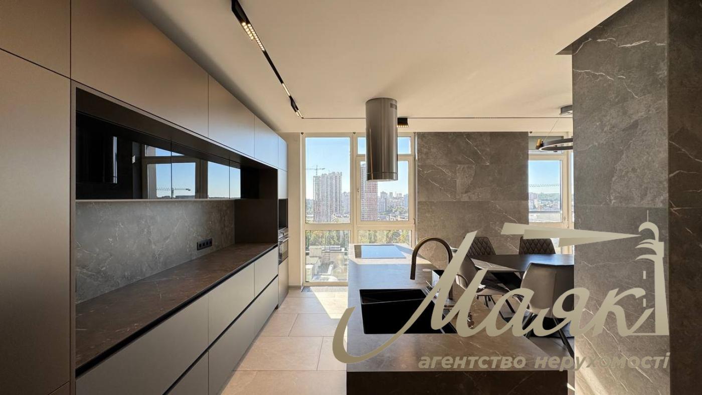 Аренда видовой 4-комнатной квартиры 168м2 в ЖК «Французский квартал 2» Печерский район, Киев