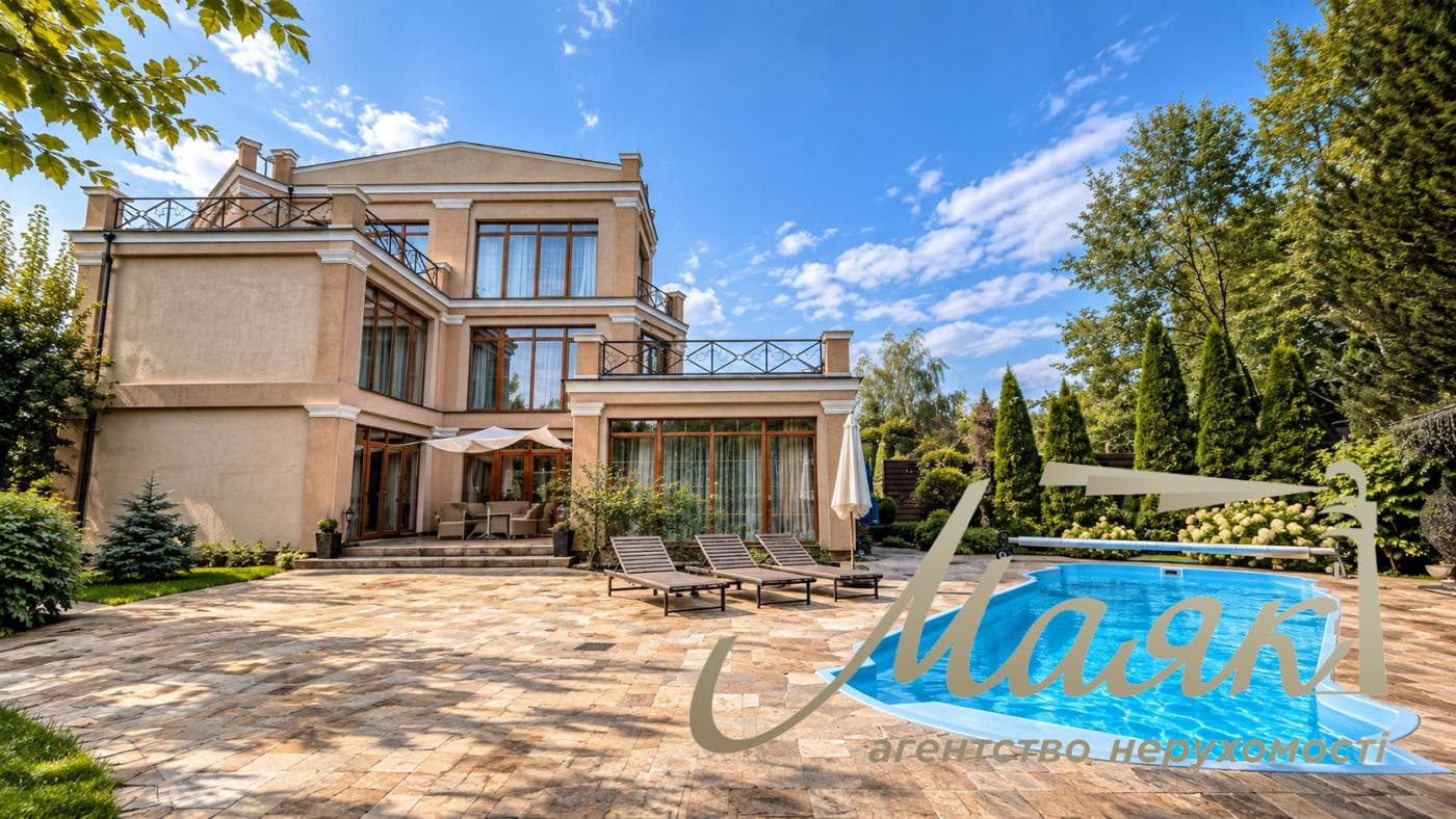 For rent: a 2-story house (390 m²) in the village of Kozin, Obukhiv District, Kyiv Oblast.