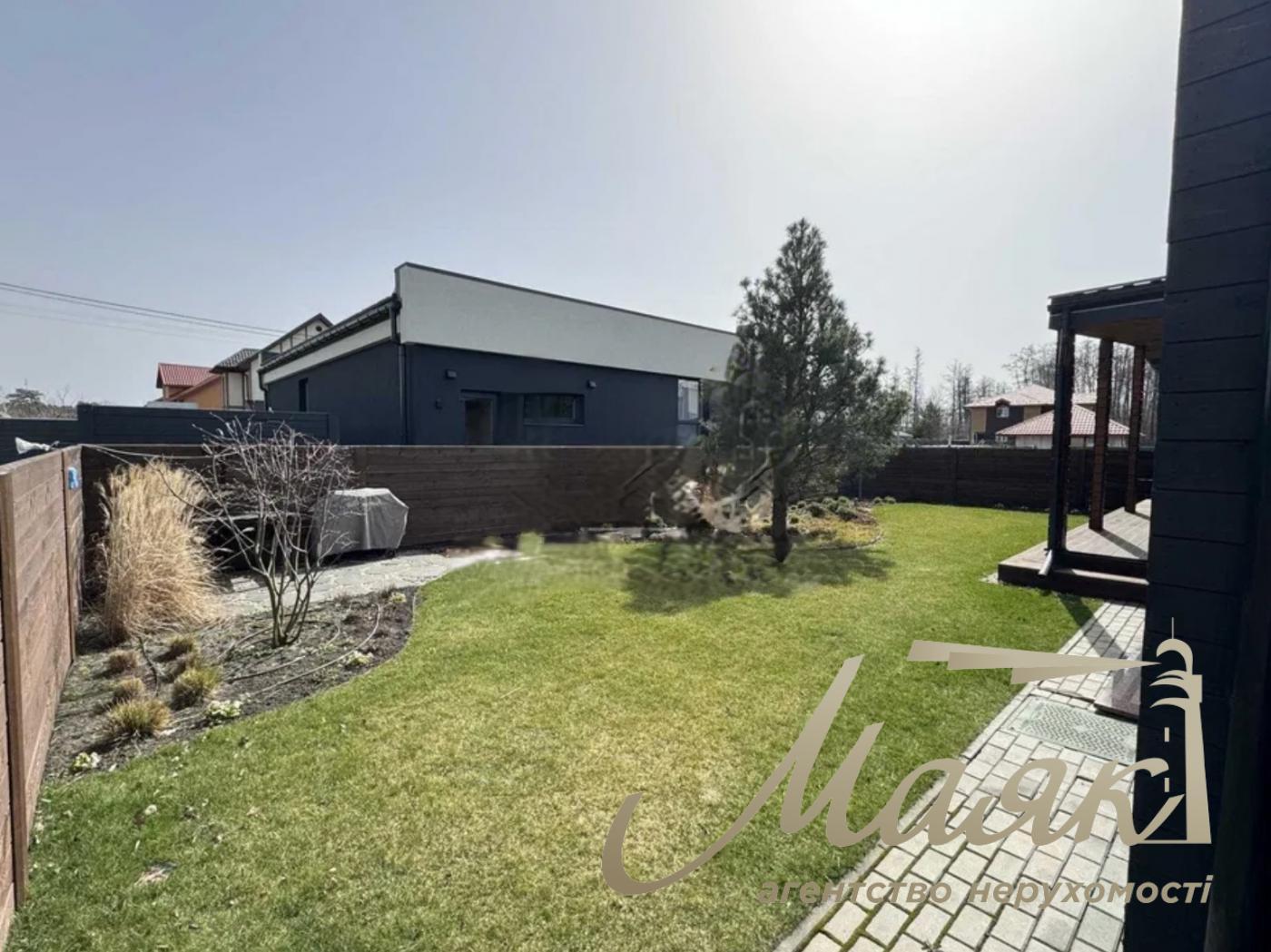 Оренда шикарного сучасного будинку 160 м² у Романкові | Закрита територія