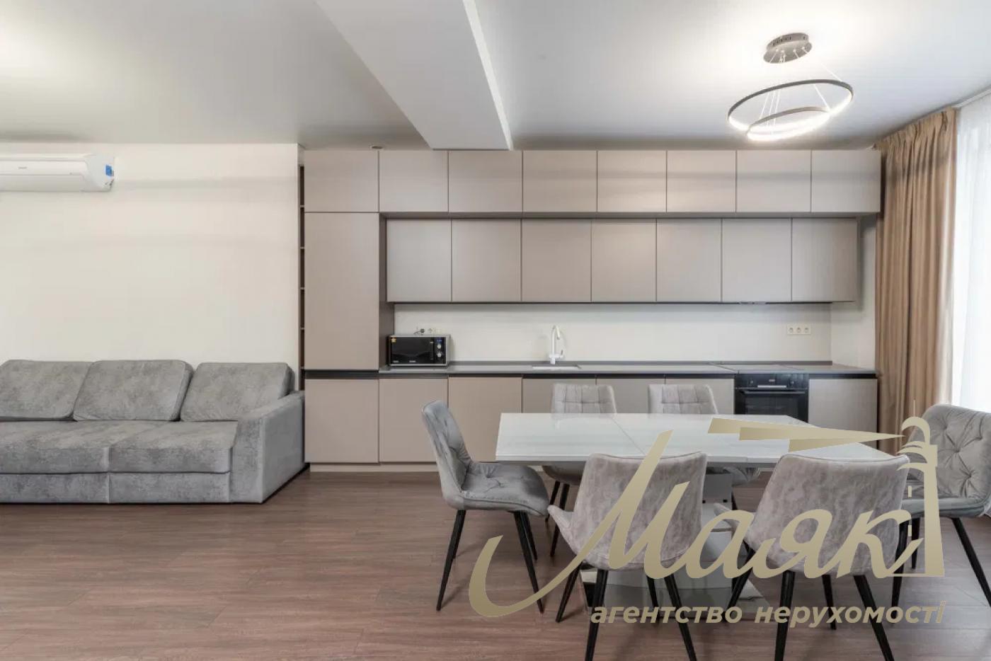 Rent 4-bedroom apartment in Residential Complex Busov Hill, Buslovskaya str. 12, Pechersk.