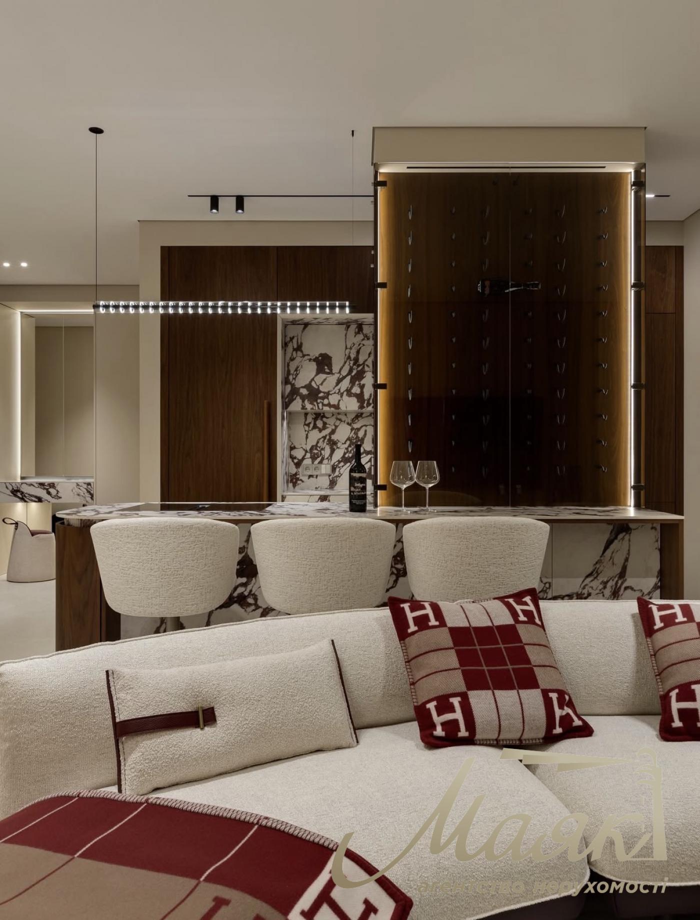 Продажа 4-комнатной квартиры ЖК Новопечерские Липки, ул. Верхогляда (Драгомирова)