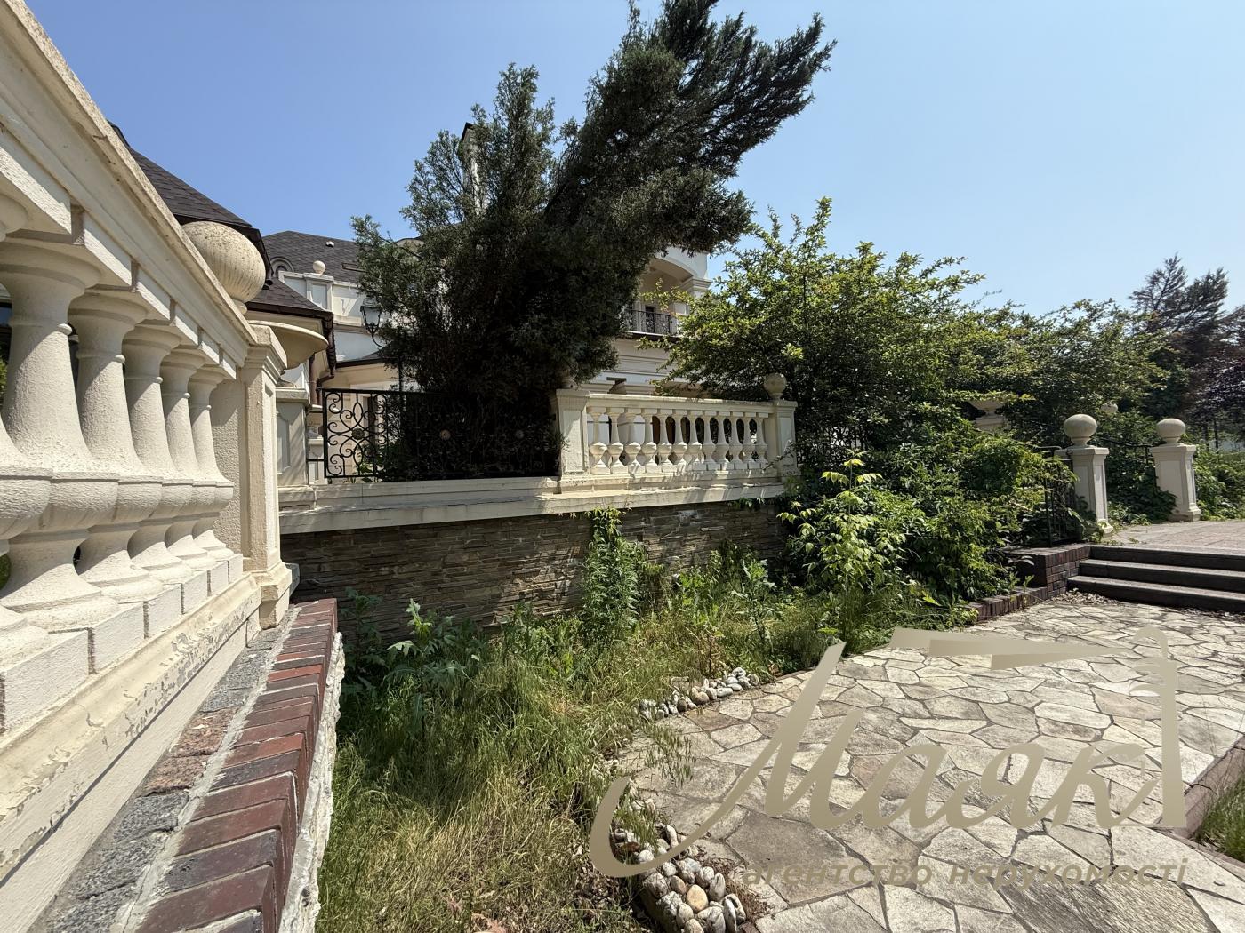 Продаж будинку біля води 1200 кв.м у Кончі-Заспі | Свій пляж і вихід до води