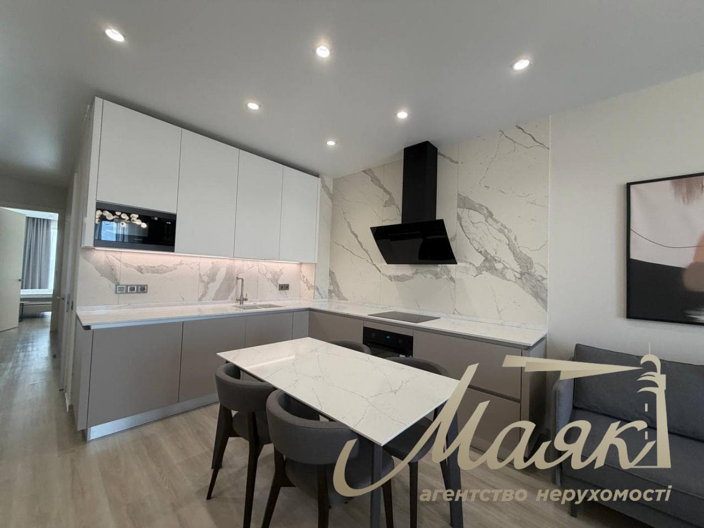 4-room apartment for rent in the Atlantic Residences complex, 118 Antonovycha St., Downtown.